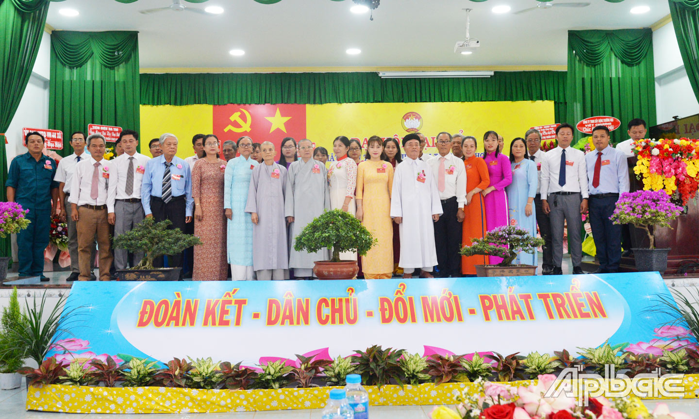 Đại hội điểm cấp cơ sở MTTQ Việt Nam thị trấn Chợ Gạo thành công tốt đẹp.