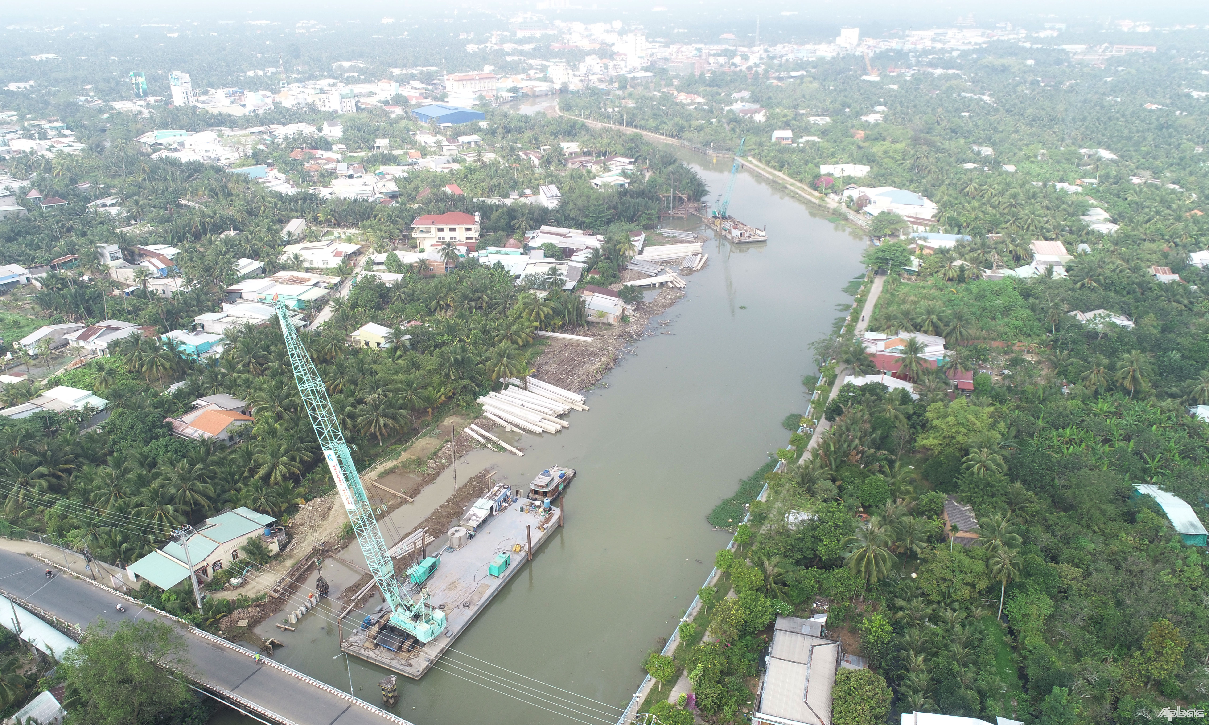 Dự án đang triển khai 2 gói thầu xây lắp tại đầu tuyến.
