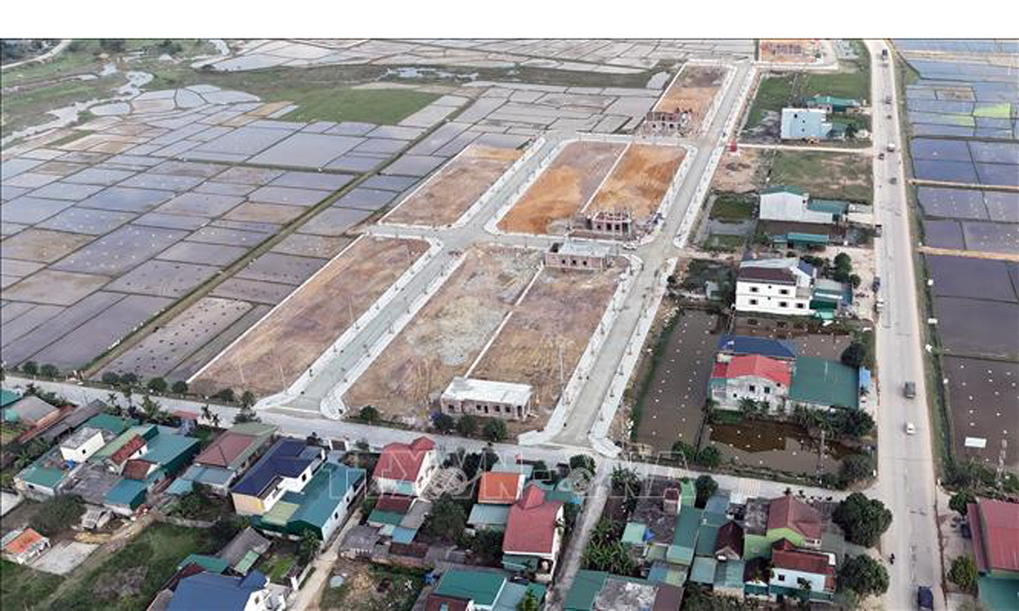 Khu tái định cư dự án đường bộ cao tốc Bắc - Nam được xây dựng ở xã Lưu Vĩnh Sơn (huyện Thạch Hà). Ảnh minh họa: Hữu Quyết/TTXVN