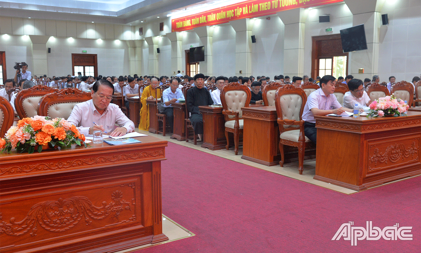 Đại biểu dự hội nghị.