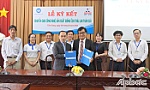 Ký kết hợp đồng chuyển giao quy trình công nghệ sản xuất giống ếch Thái Lan toàn cái