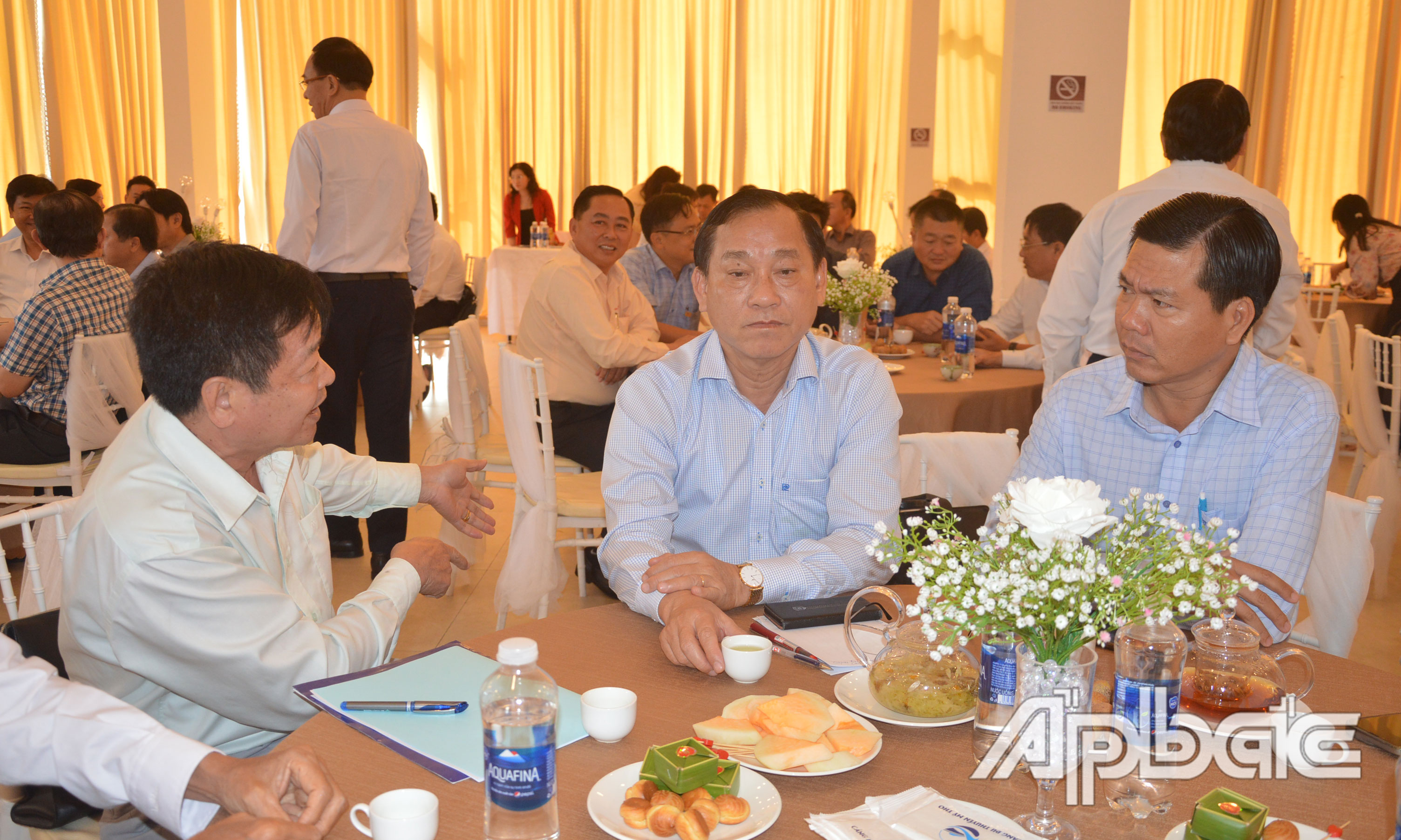 Đồng chí Nguyễn Văn Vĩnh tìm hiểu khó khăn của DN.