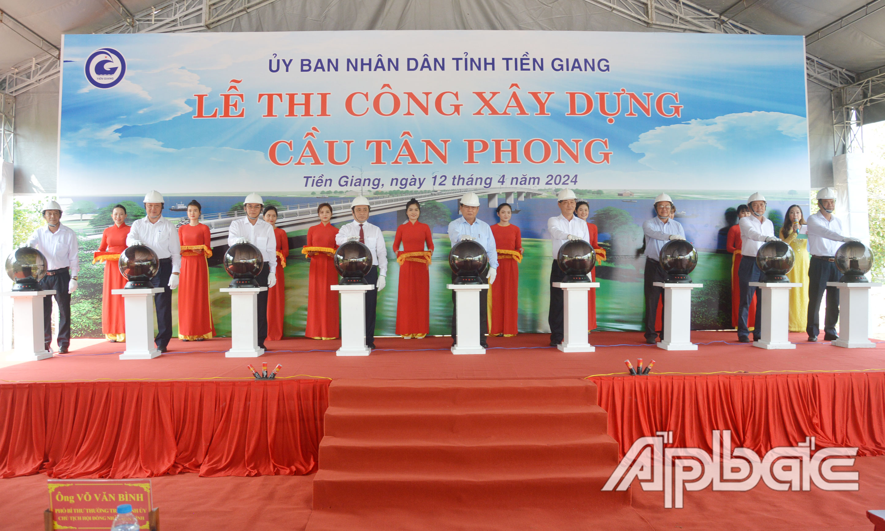 Nghi thức khởi công cầu Tân Phong.