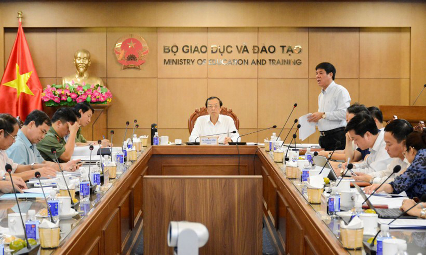 Cục trưởng Cục Quản lý chất lượng Huỳnh Văn Chương báo cáo công tác chuẩn bị tổ chức Kỳ thi tốt nghiệp THPT năm 2024.