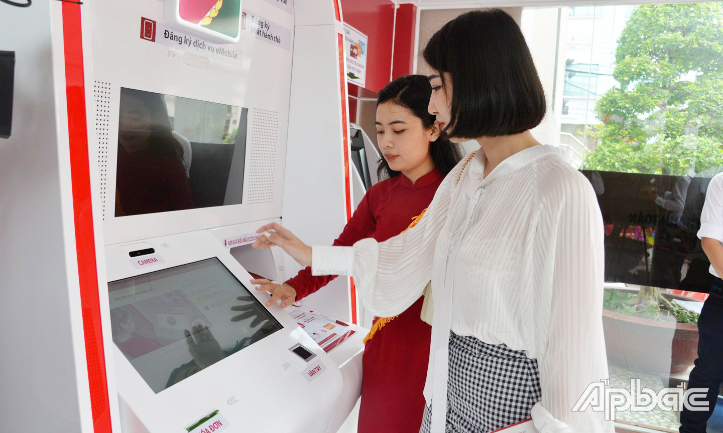Mô hình Ngân hàng số tại Agribank chi nhánh Tiền Giang.