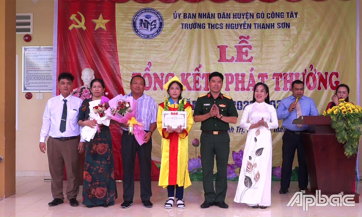 Khen thưởng tại lễ tổng kết