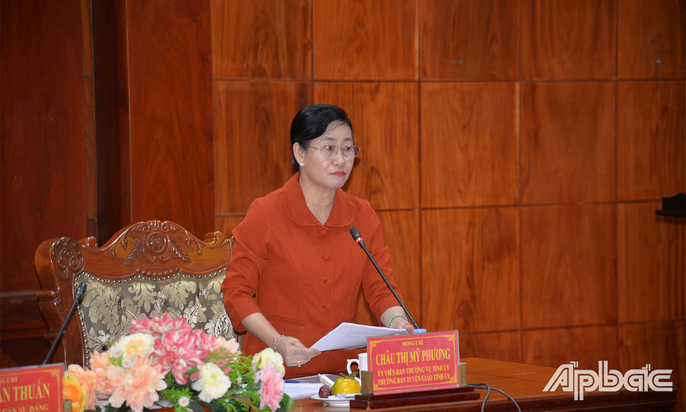 Đồng chí Châu Thị Mỹ Phương phát biểu cảm ơn Đoàn công tác
