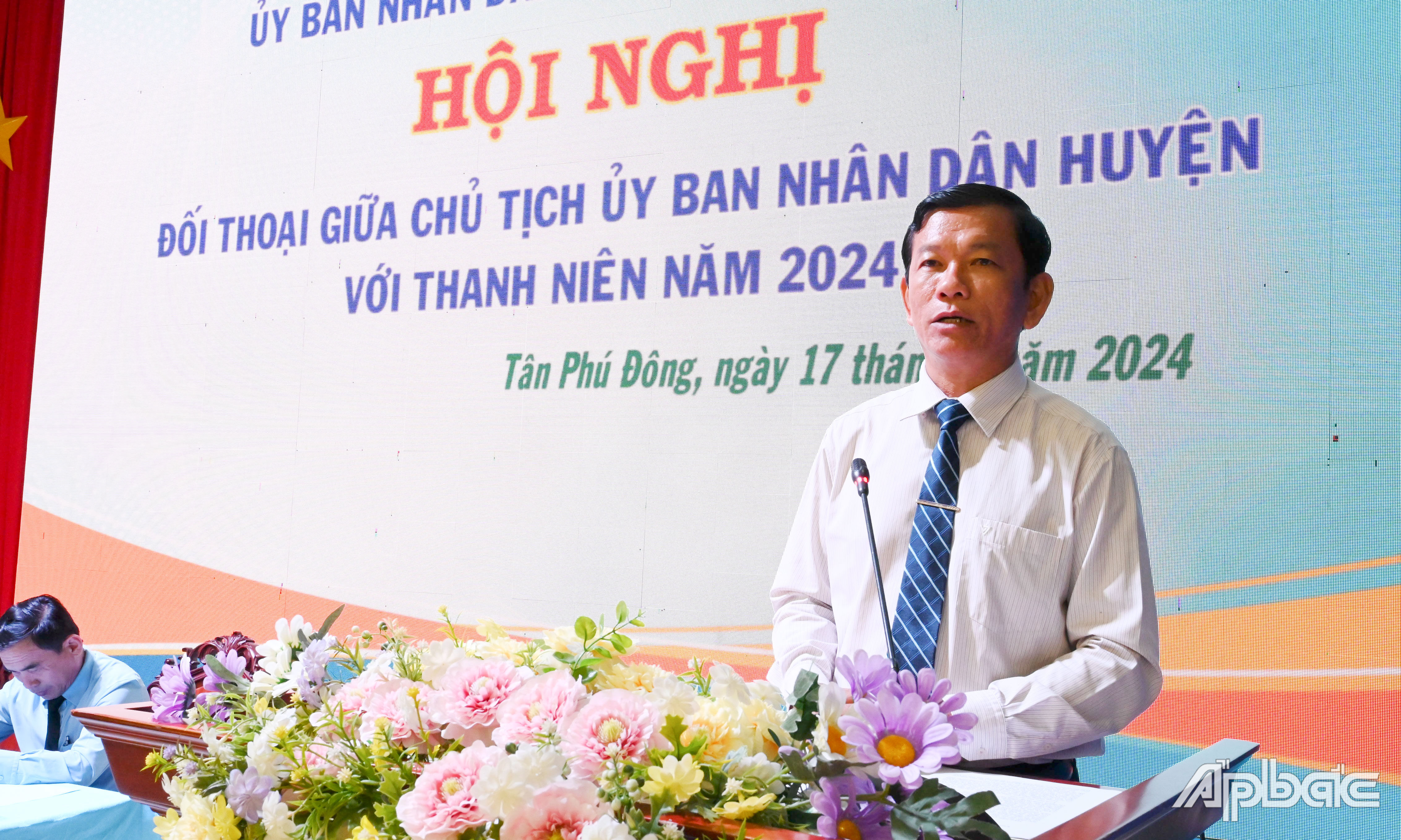 Đồng chí Bùi Thái Sơn phát biểu tại buổi đối thoại.