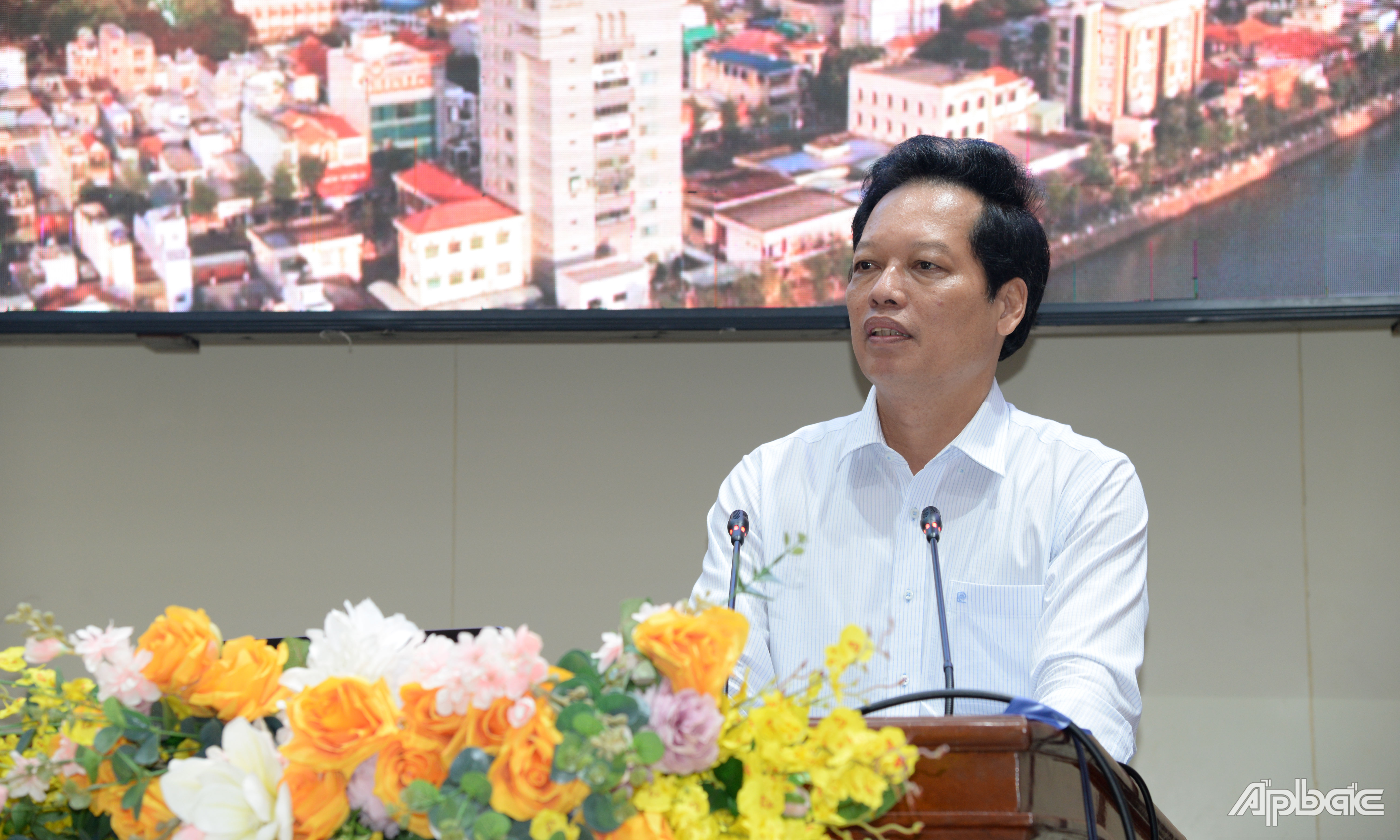 Đồng chí Nguyễn Thành Diệu phát biểu kết luận hỏi thảo.