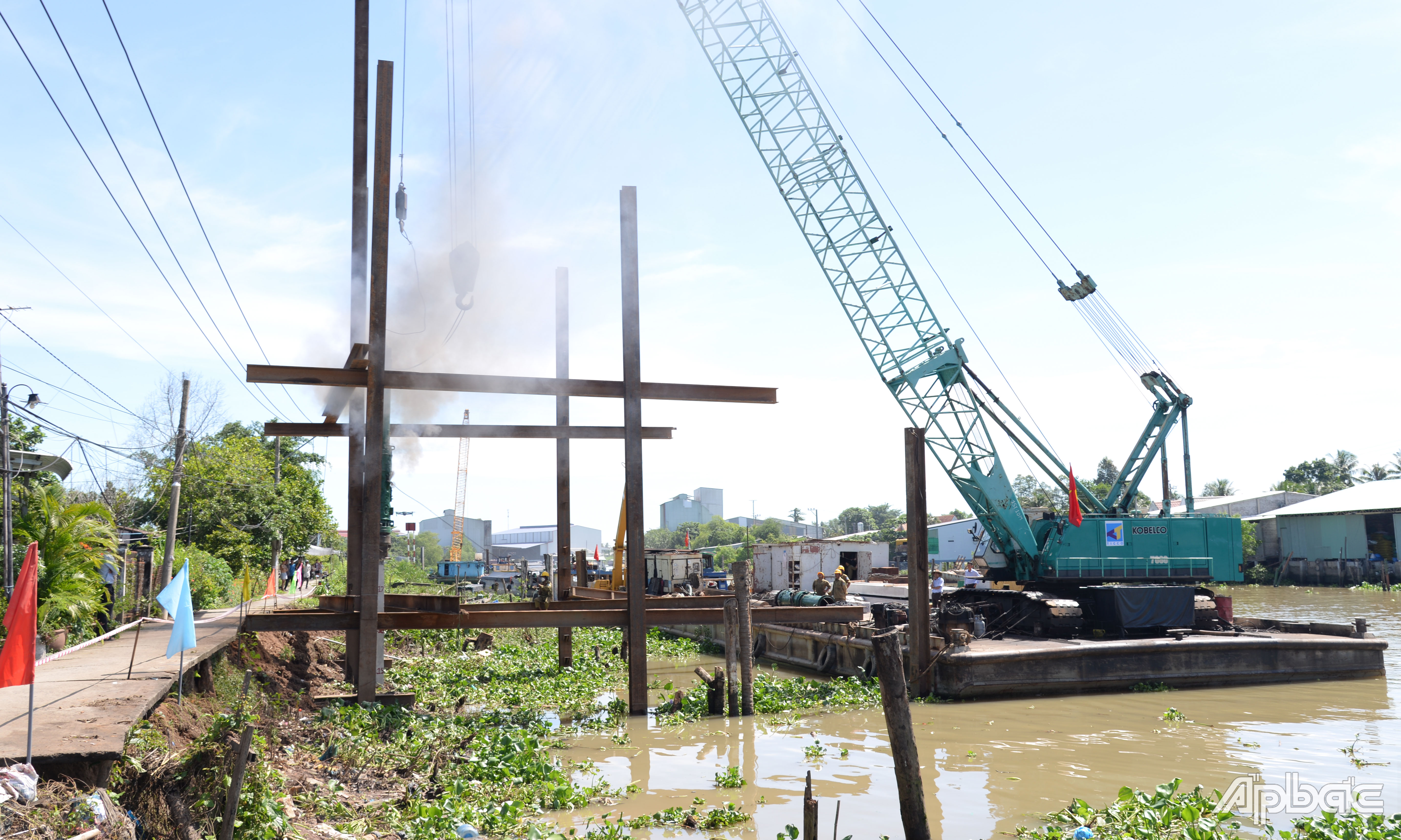 Triển khai thi công gói thầu.
