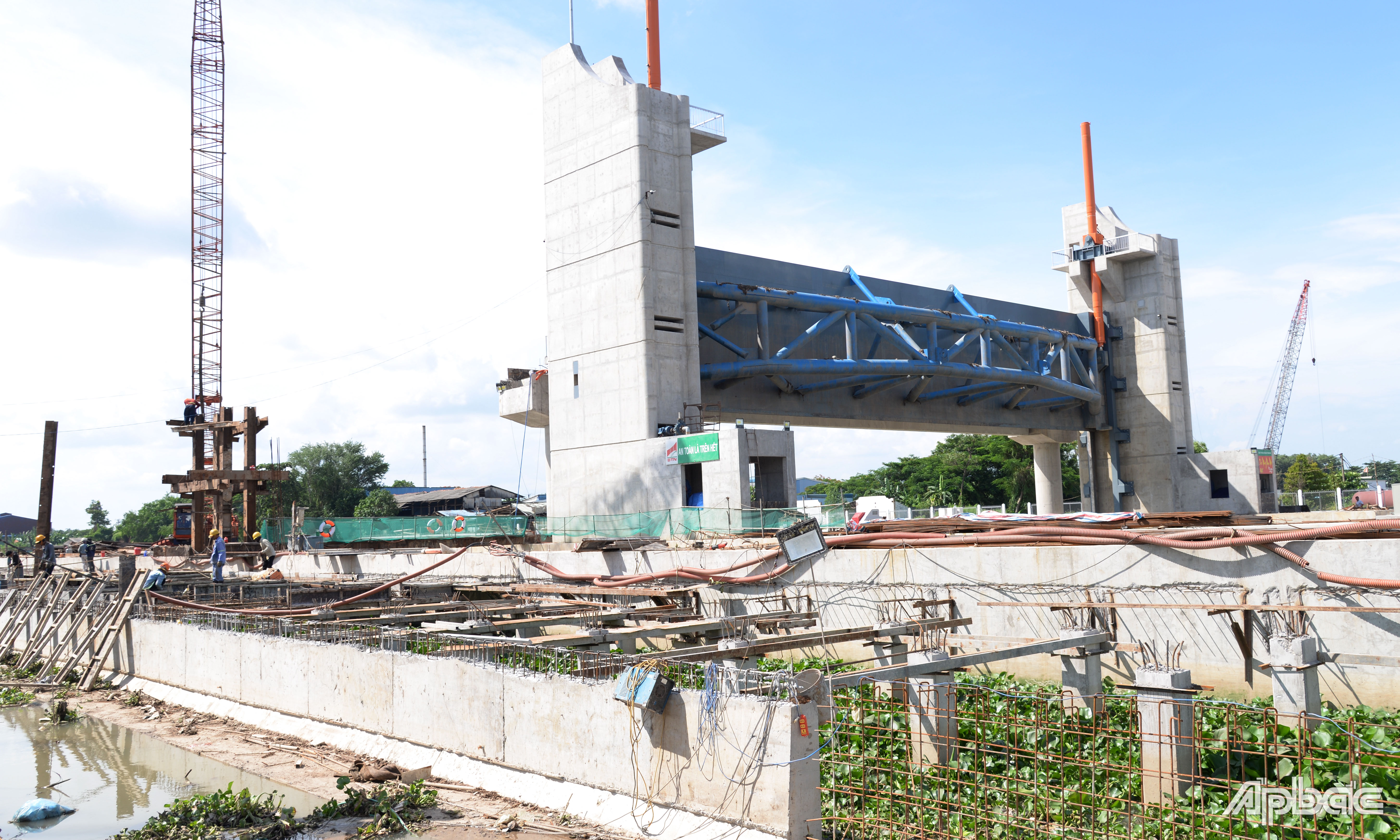 Cống âu Nguyễn Tấn Thành sẽ hoàn thành các hạng mục chính trong tháng 7-2024.