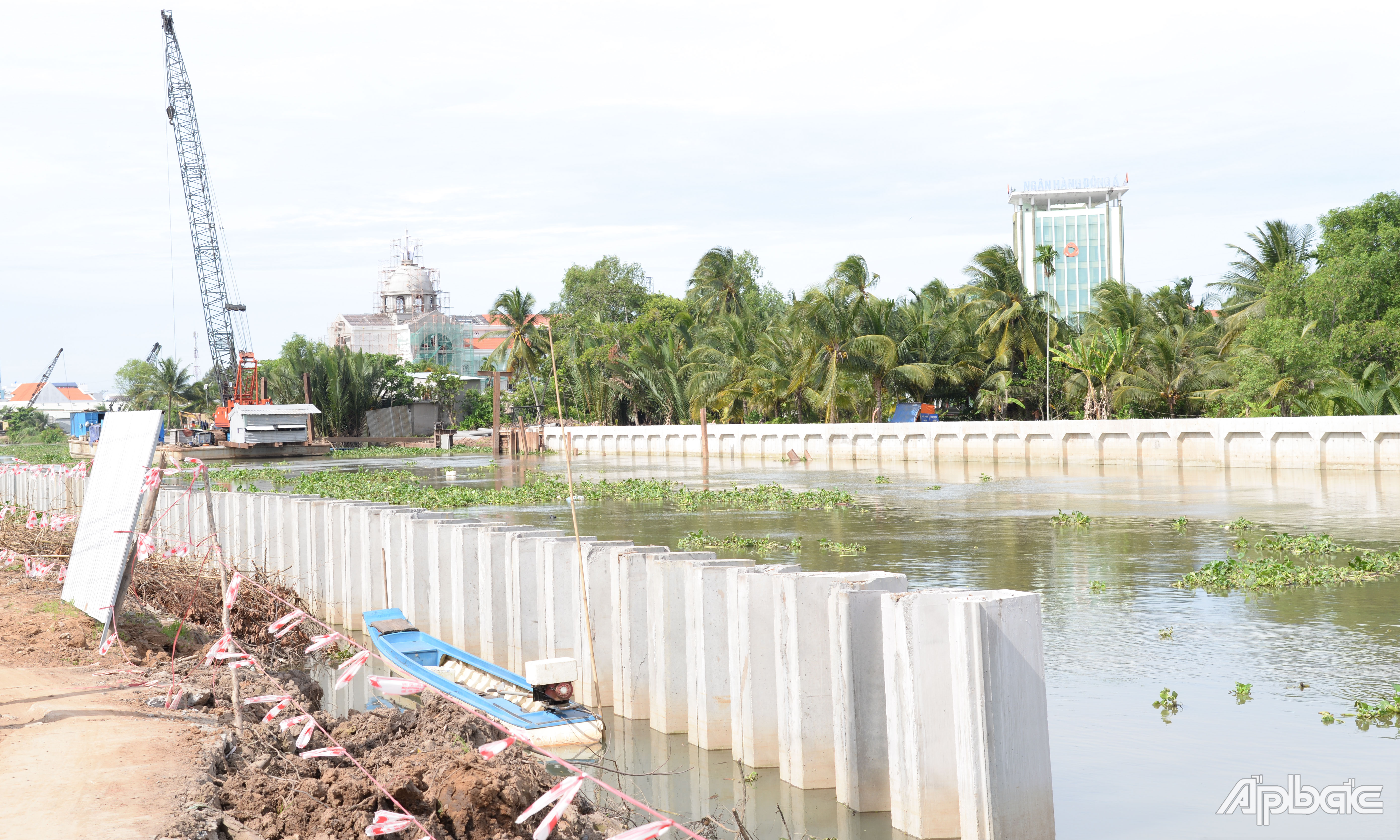 Nhiều vị trí của gói thầu xây dựng phân đoạn 1 đã hoàn thành hạng mục đóng cừ.