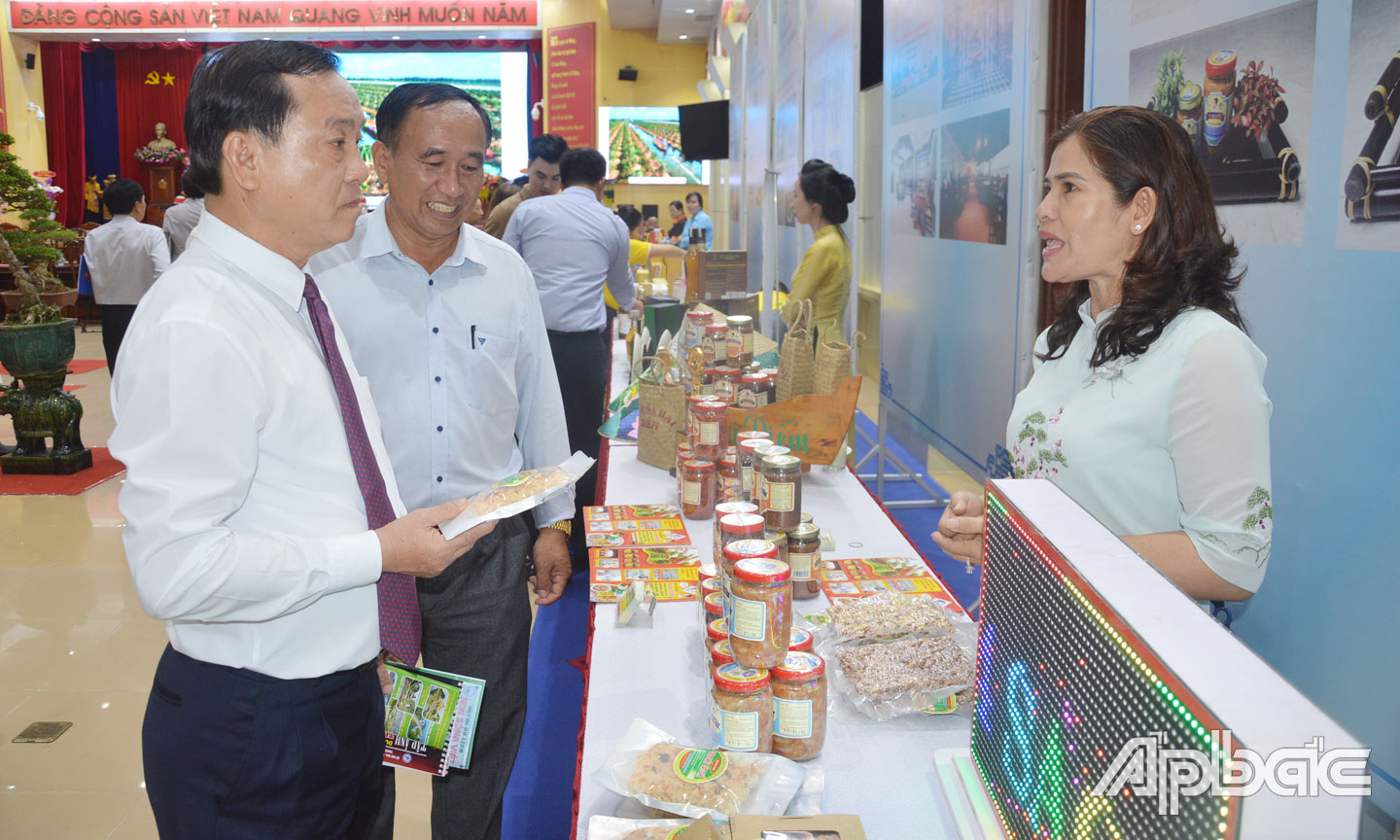 Công ty TNHH Mắm Bà Hai Diễm đã xây dựng sản phẩm mắm tôm chà và nhiều loại mắm khác đạt chuẩn OCOP.