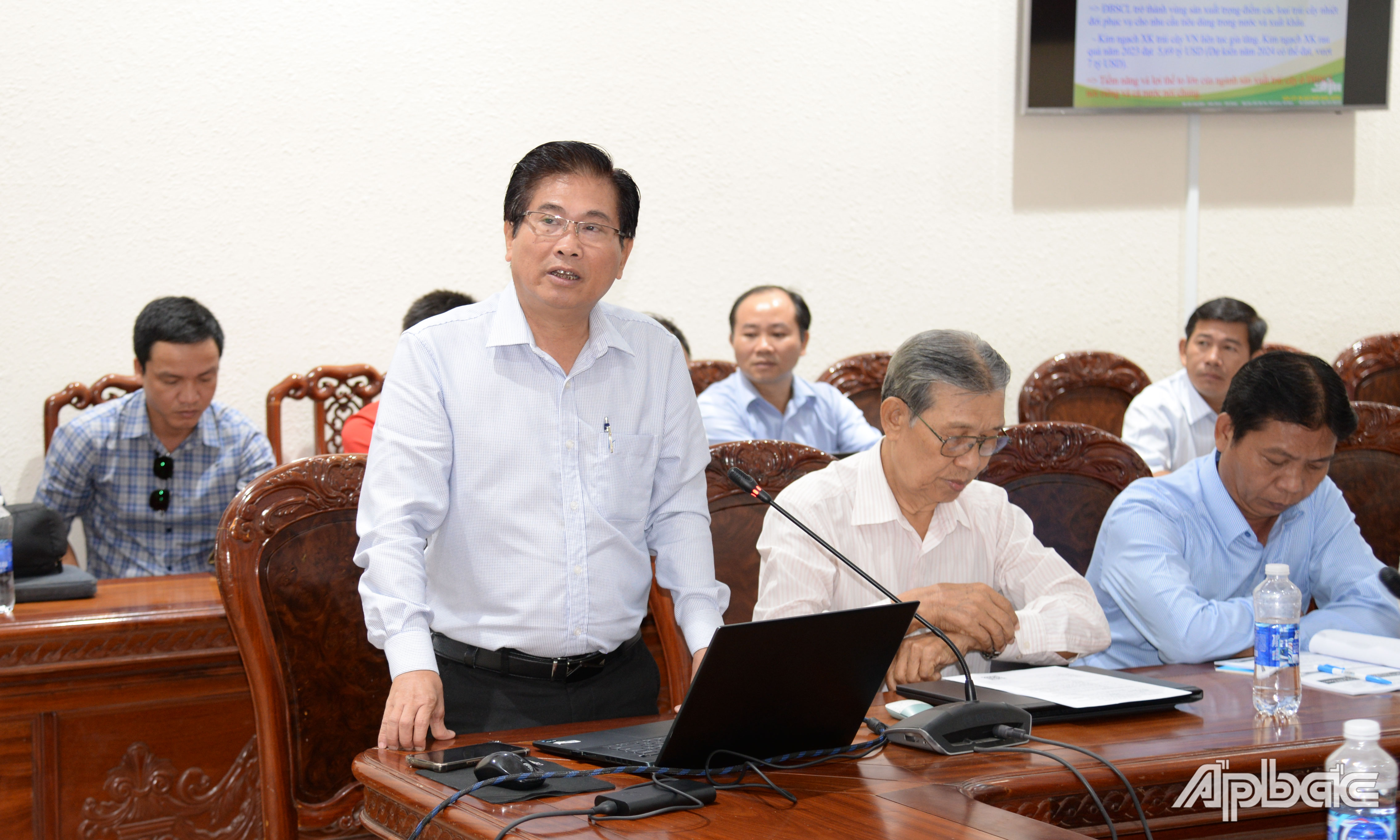 Tiến sĩ Võ Hữu Thoại phát biểu tại hội nghị.