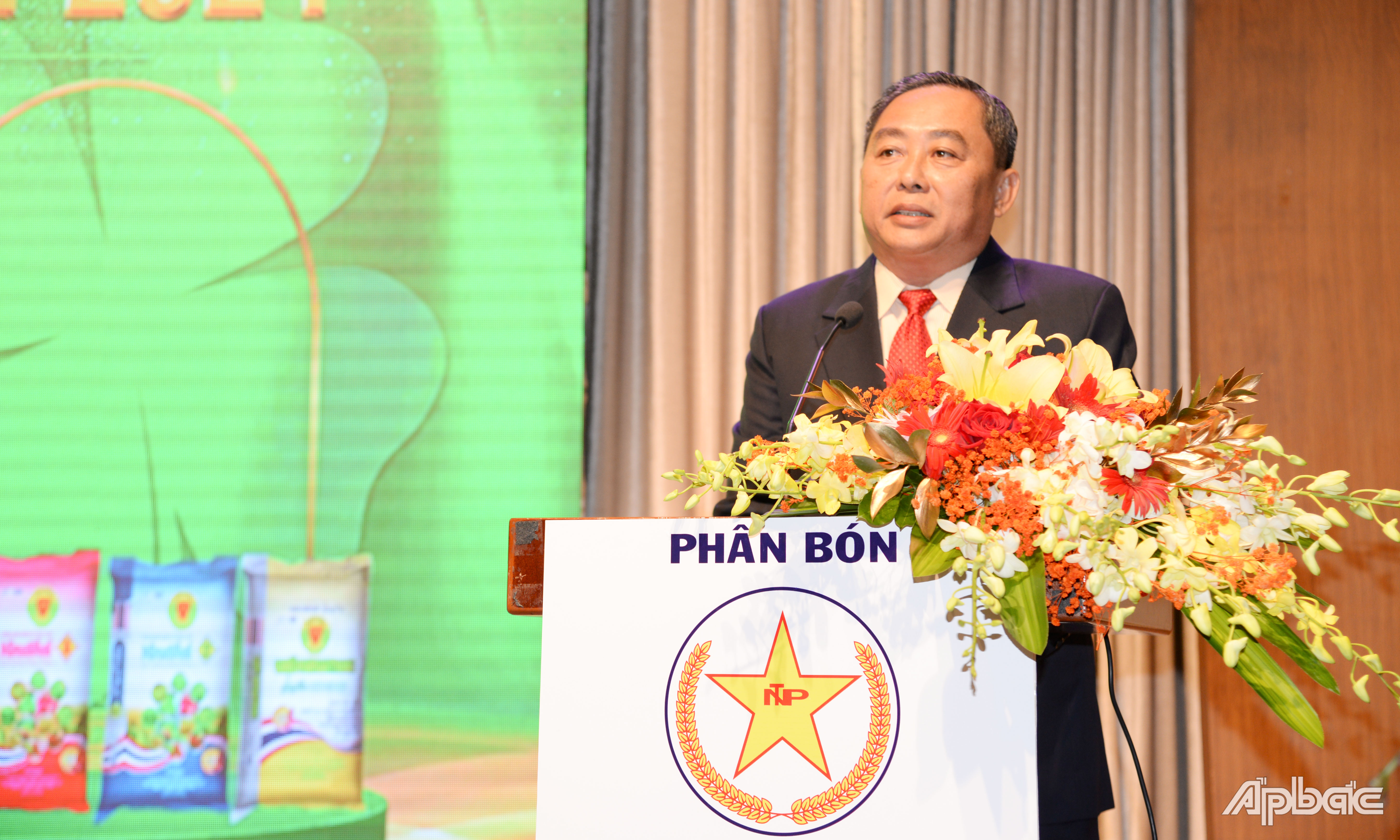 Ông Nguyễn Văn Ửng phát biểu tại hội nghị.