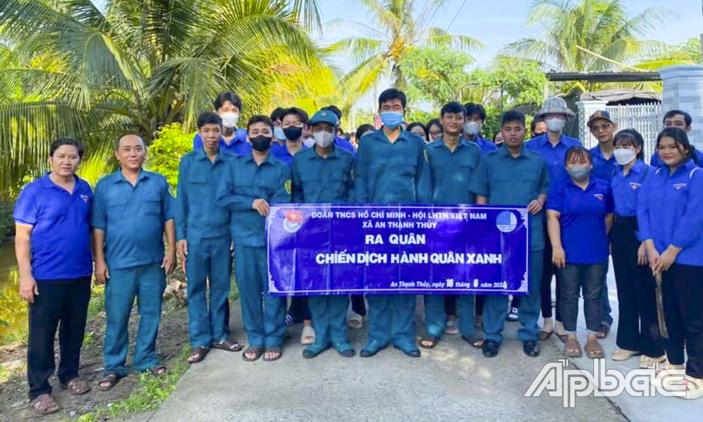 Ban Chỉ huy quân sự xã kết hợp với Đoàn thanh niên xã ra quân Chiến dịch Thanh niên tình nguyện