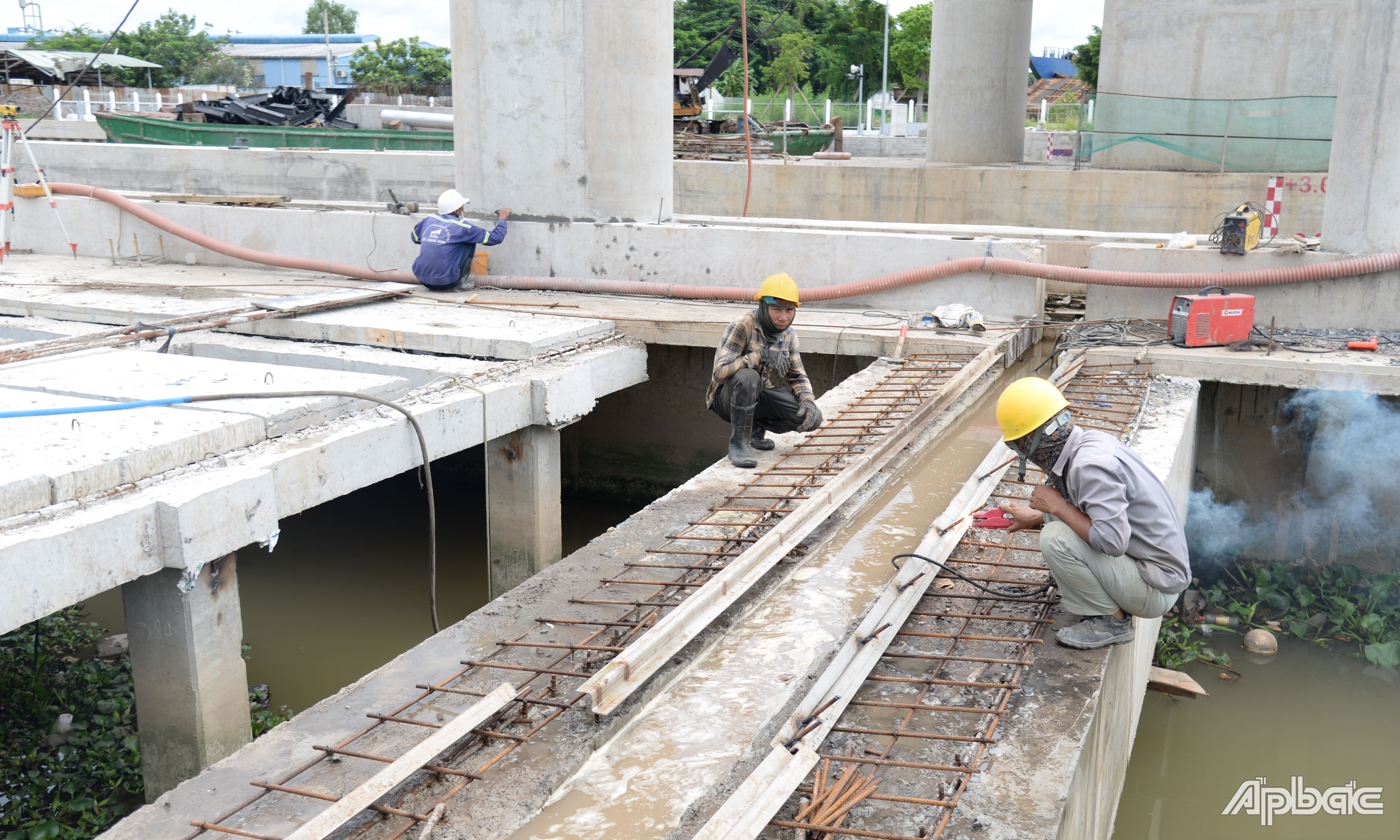 Liên danh các nhà thầu đang tập trung hoàn thiện các hạng mục phụ trợ còn lại.