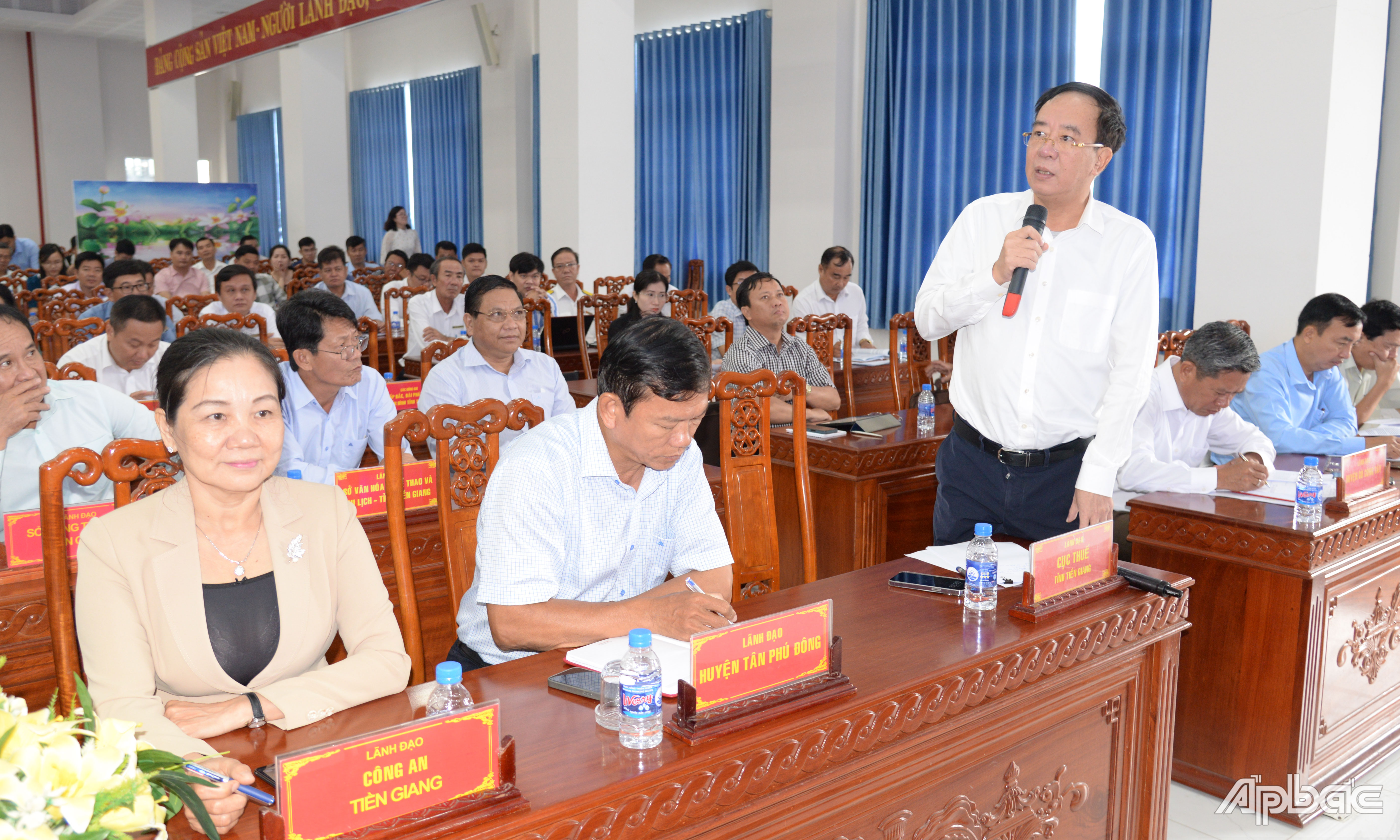 Cục trưởng Cục Thuế tỉnh Tiền Giang Nguyễn Năng Hoàn trả lời kiến nghị của DN.