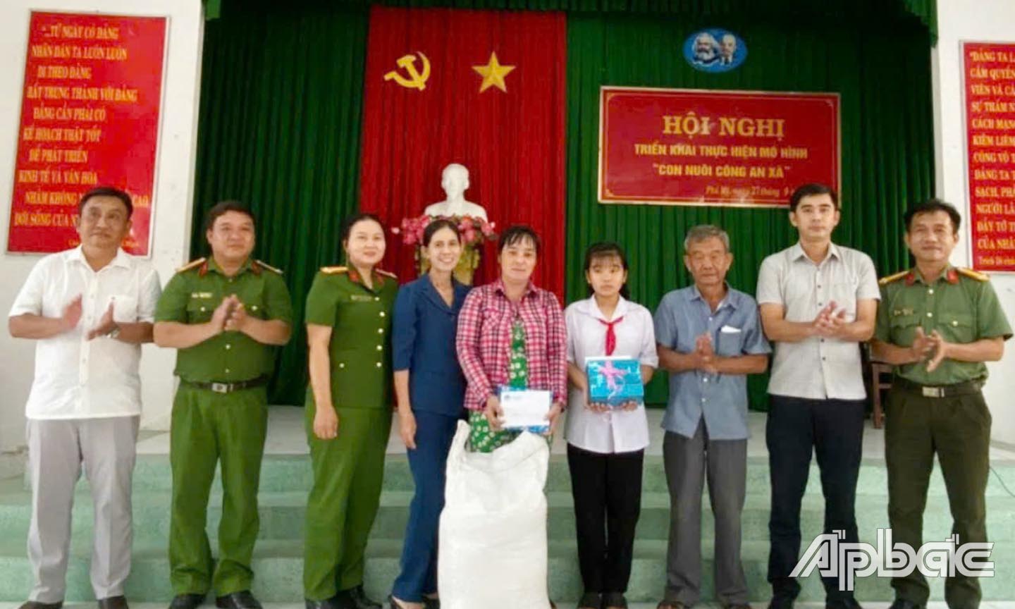Chính quyền địa phương triển khai mô hình.