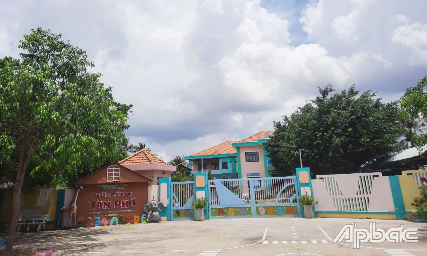 Phần lớn trường học ở huyện Tân Phú Đông đã được công nhận đạt chuẩn quốc gia.