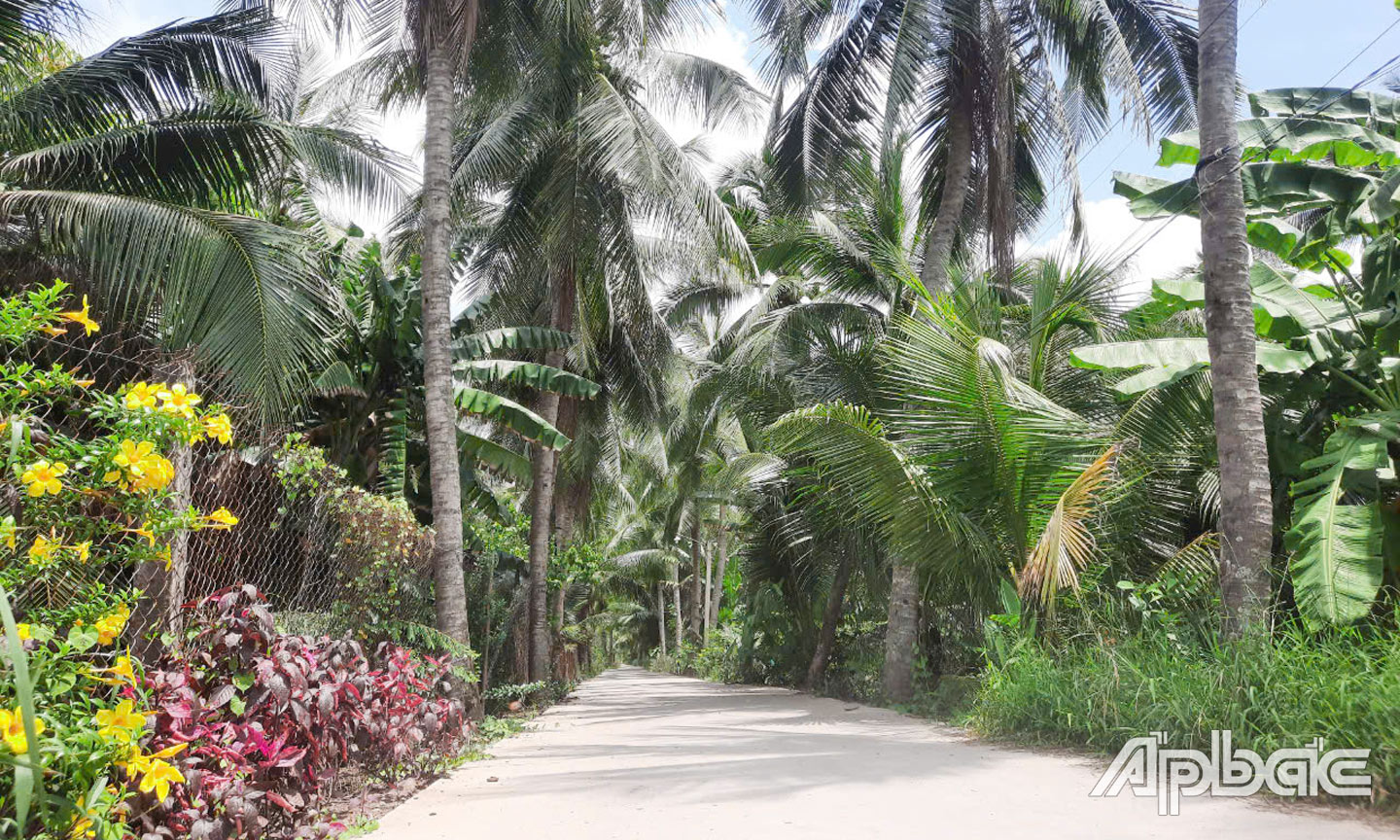 Hệ thống giao thông nông thôn sạch đẹp, 100% xã đạt chuẩn nông thôn mới và phấn đấu huyện đạt chuẩn nông thôn mới vào năm 2025.