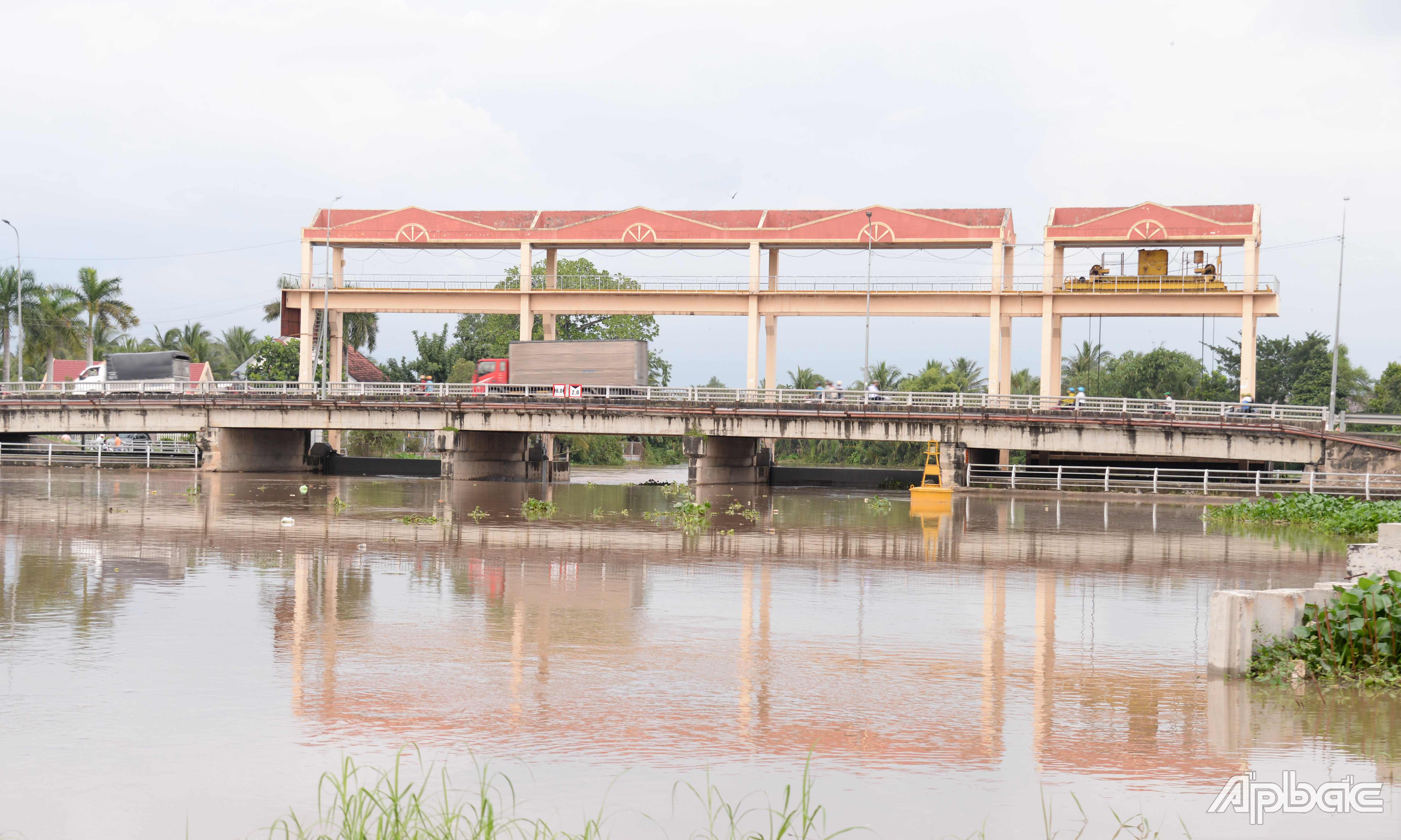 Công Bảo Định vận hành tự do.