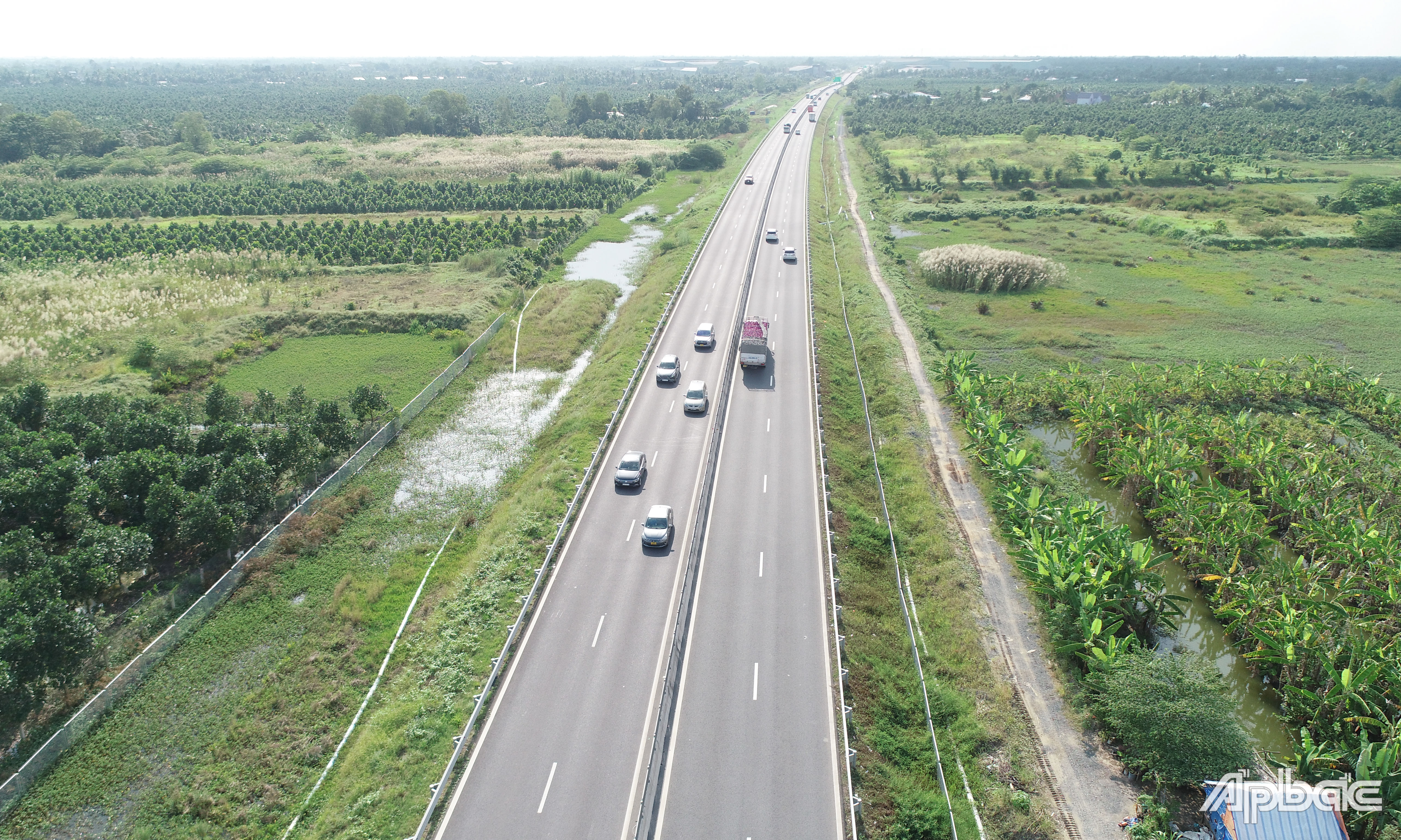 Tuyến đường bộ cao tốc TP. Hồ Chí Minh - Trung Lương - Mỹ Thuận được đầu tư mở rộng sẽ tạo động lực để các tỉnh miền Tây phát triển.