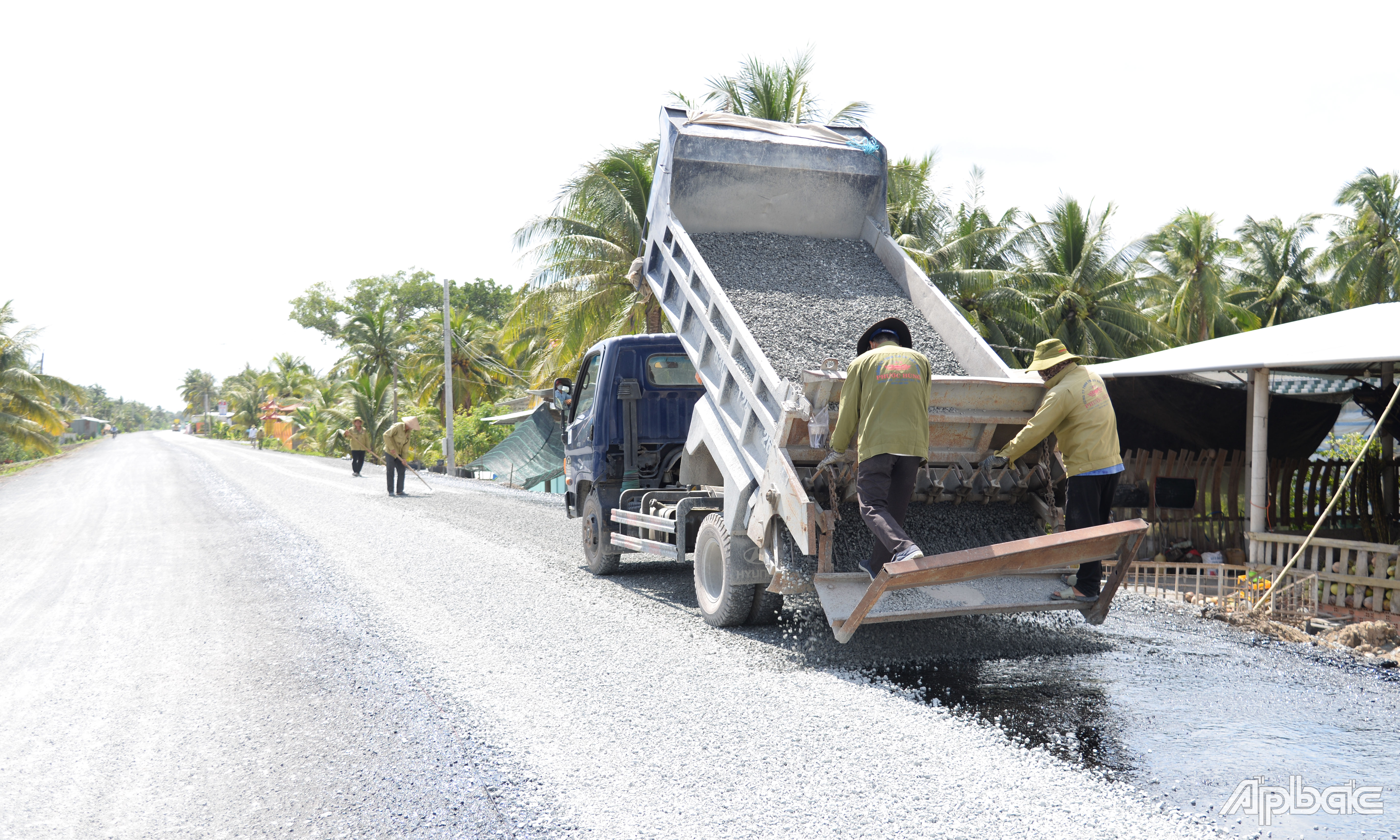 Các nhà thầu tập trung triển khai các dự án trọng điểm.