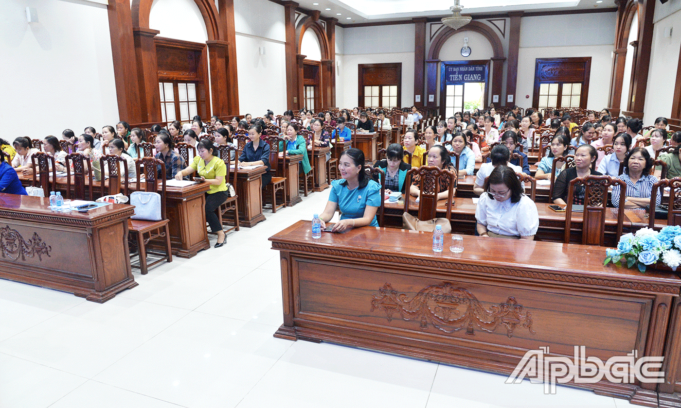 Đại biểu tham dự lớp bồi dưỡng.