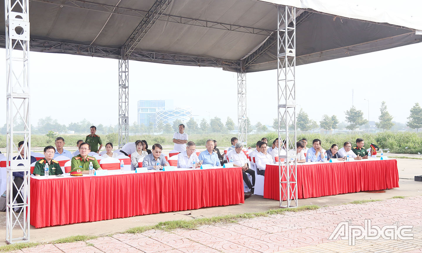 Các đại biểu về tham dự diễn tập.