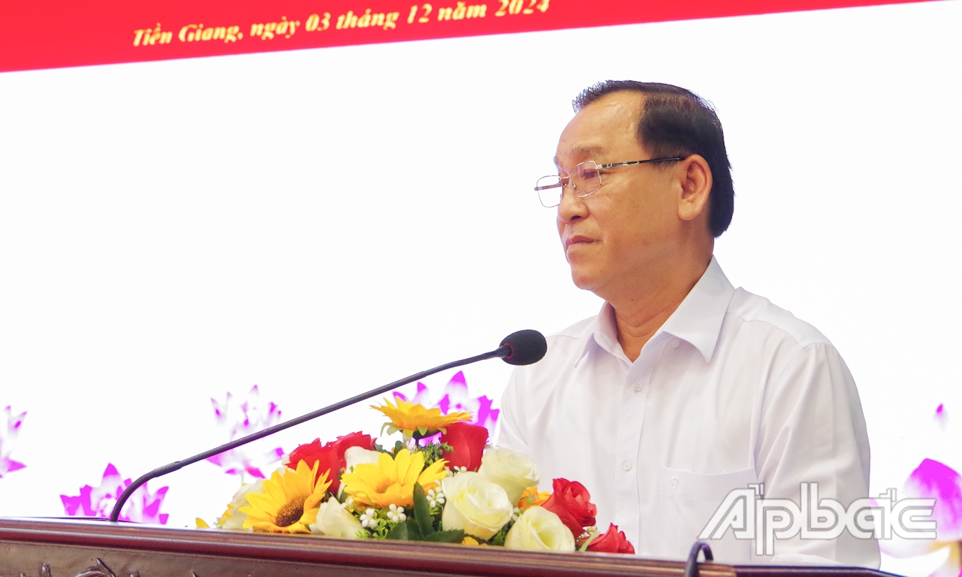 Đồng chí Nguyễn Văn Vĩnh, Phó Bí thư Tỉnh ủy, Chủ tịch UBND tỉnh Tiền Giang phát biểu tại hội nghị. 