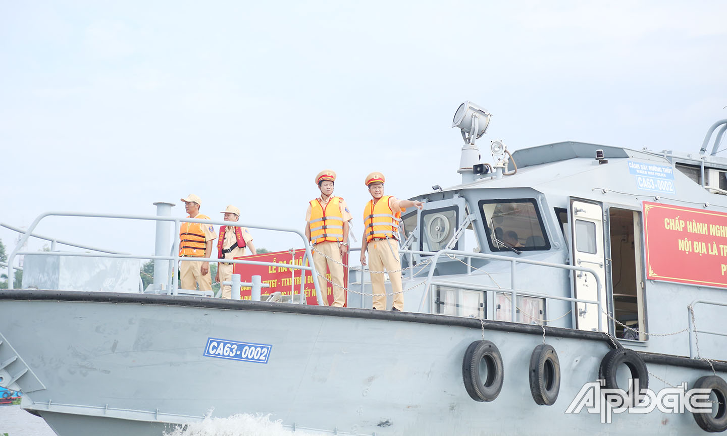 Quyết liệt xử lý vi phạm an toàn giao thông đường thuỷ.