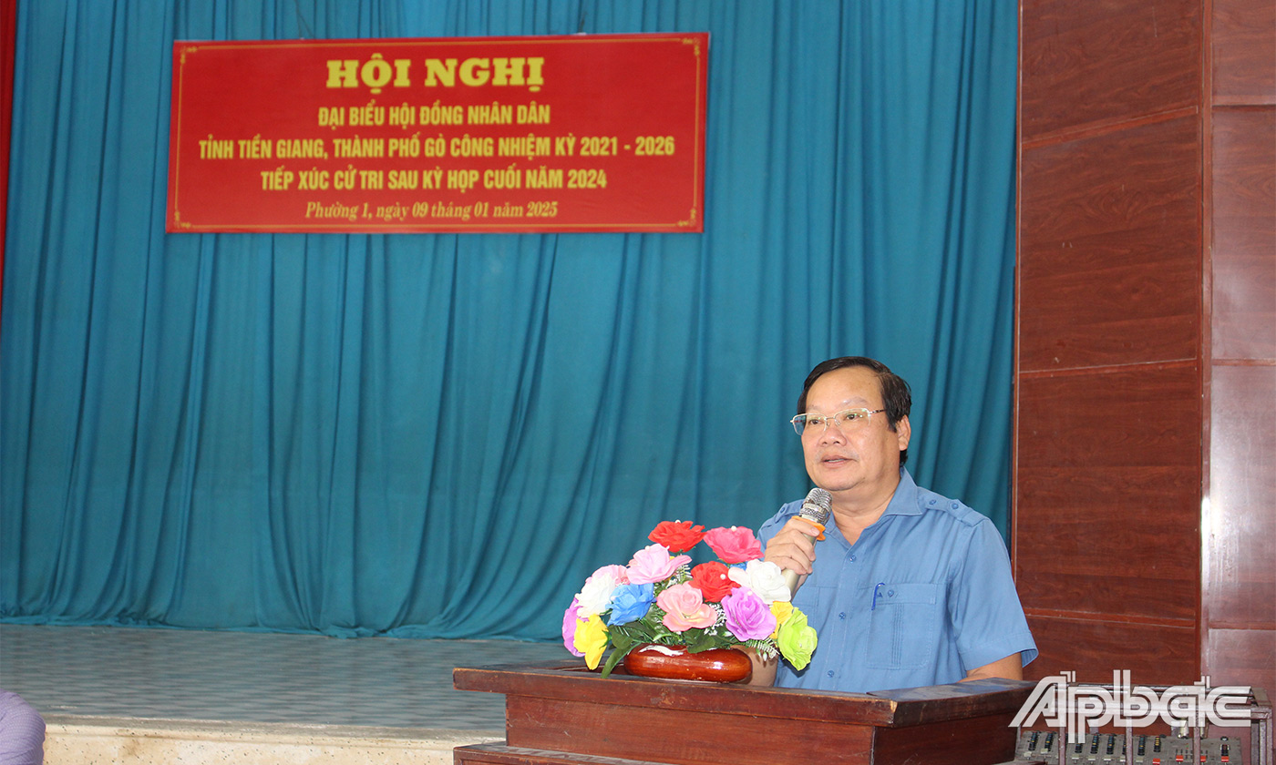 Đồng chí Nguyễn Hữu Lợi phát biểu tại buổi tiêpx cúc cử tri