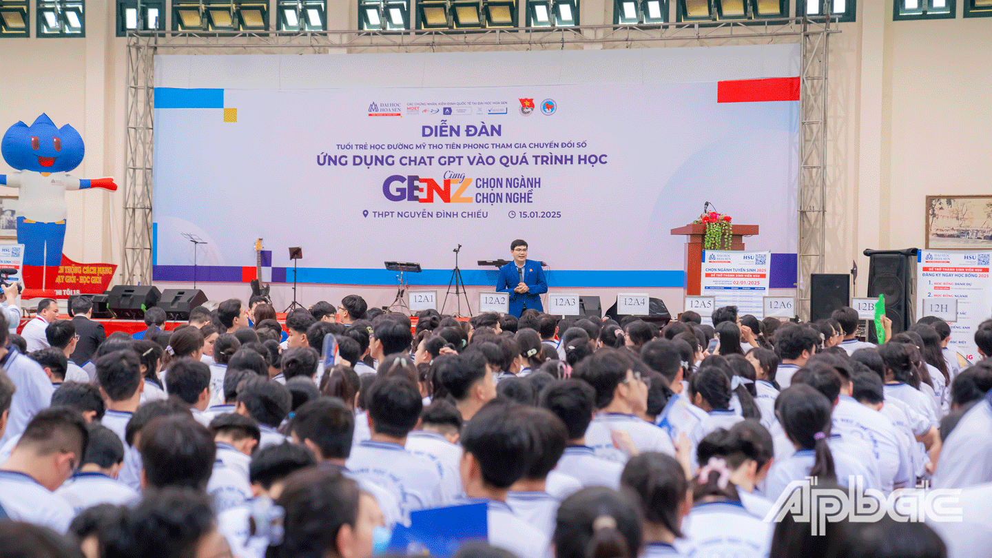 Quang cảnh diễn đàn. 