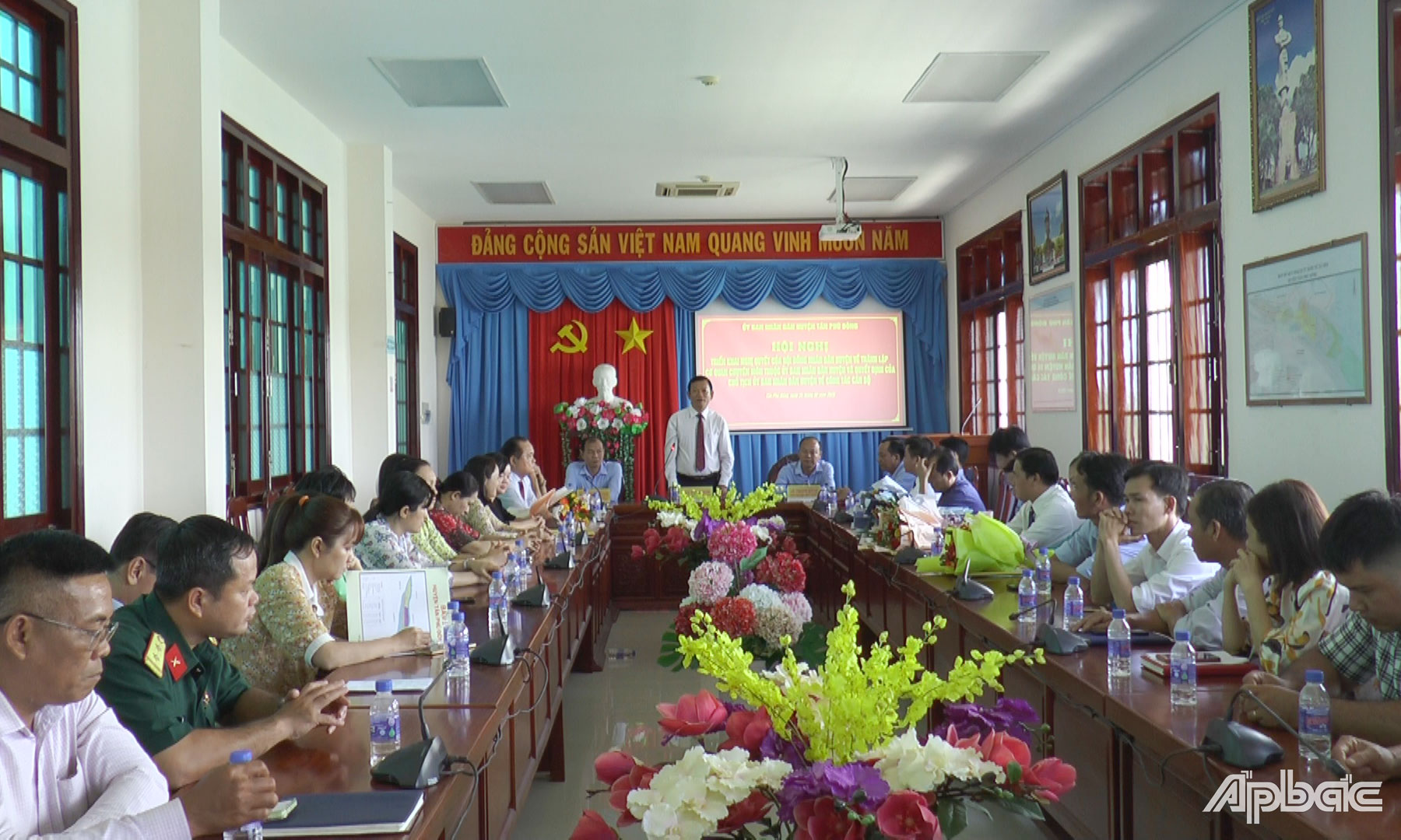     Quang ảnh hội nghị.