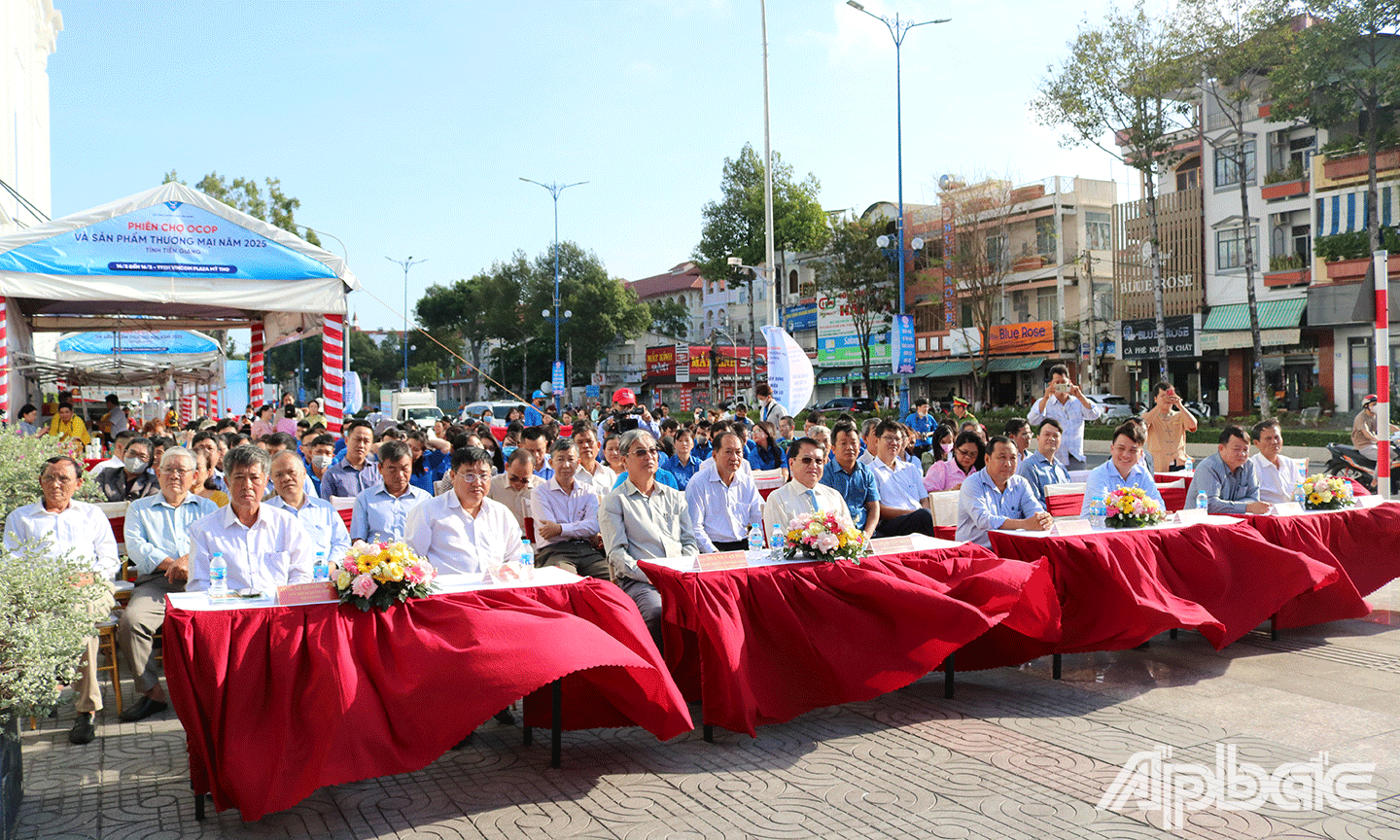 Đại biểu tham dự 