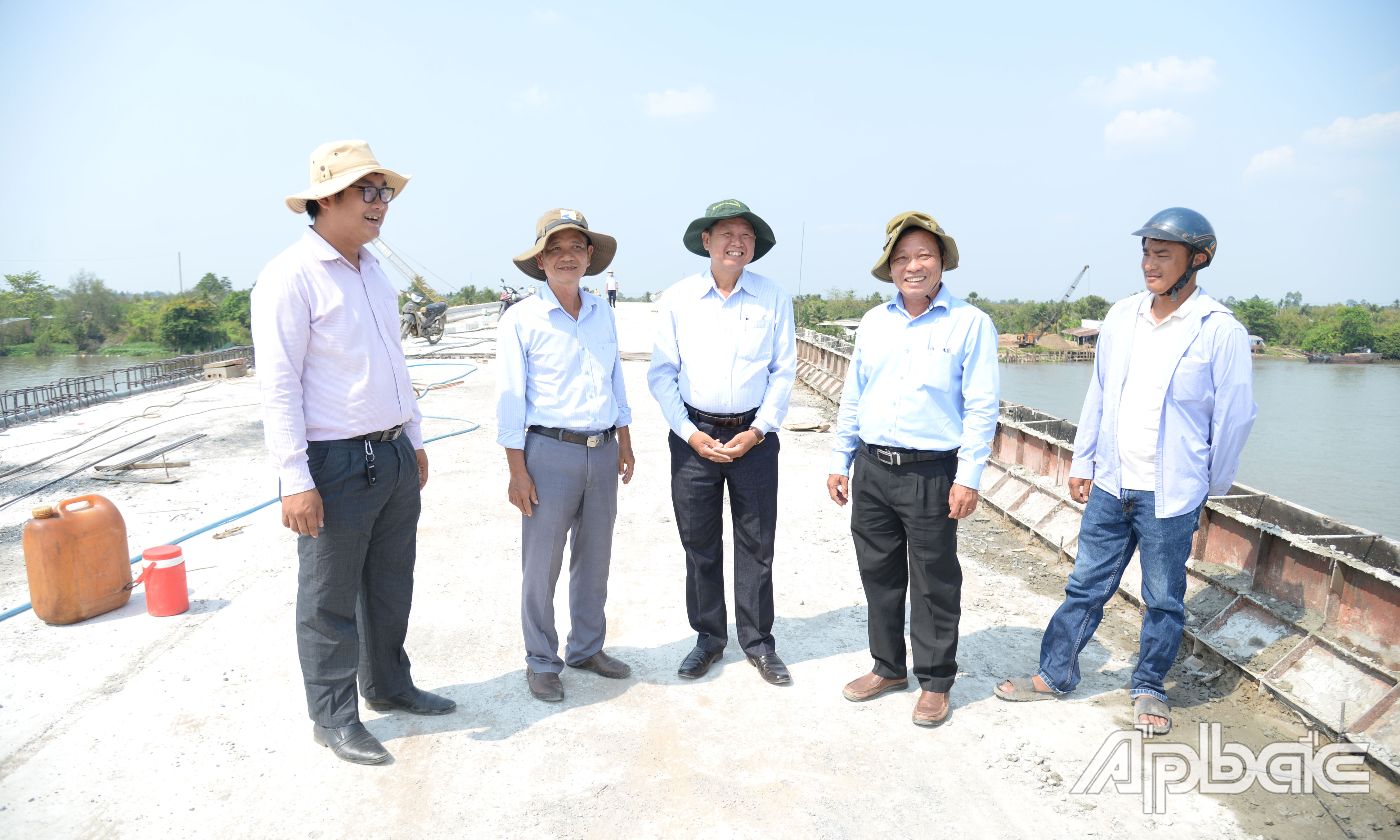 Chủ đầu tư đang đôn đốc các nhà thầu đẩy nhanh tiến độ thi công.