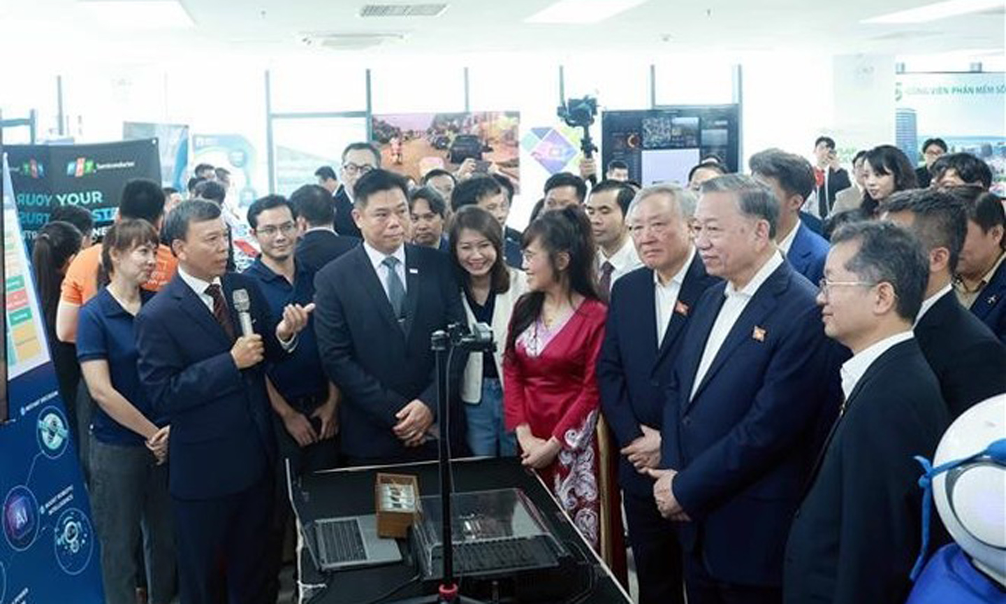 Party General Secretary To Lam tours Da Nang Software Park No.2. (Photo: VNA).