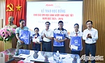 Trao hơn 102 triệu đồng giúp 4 hoàn cảnh khó khăn