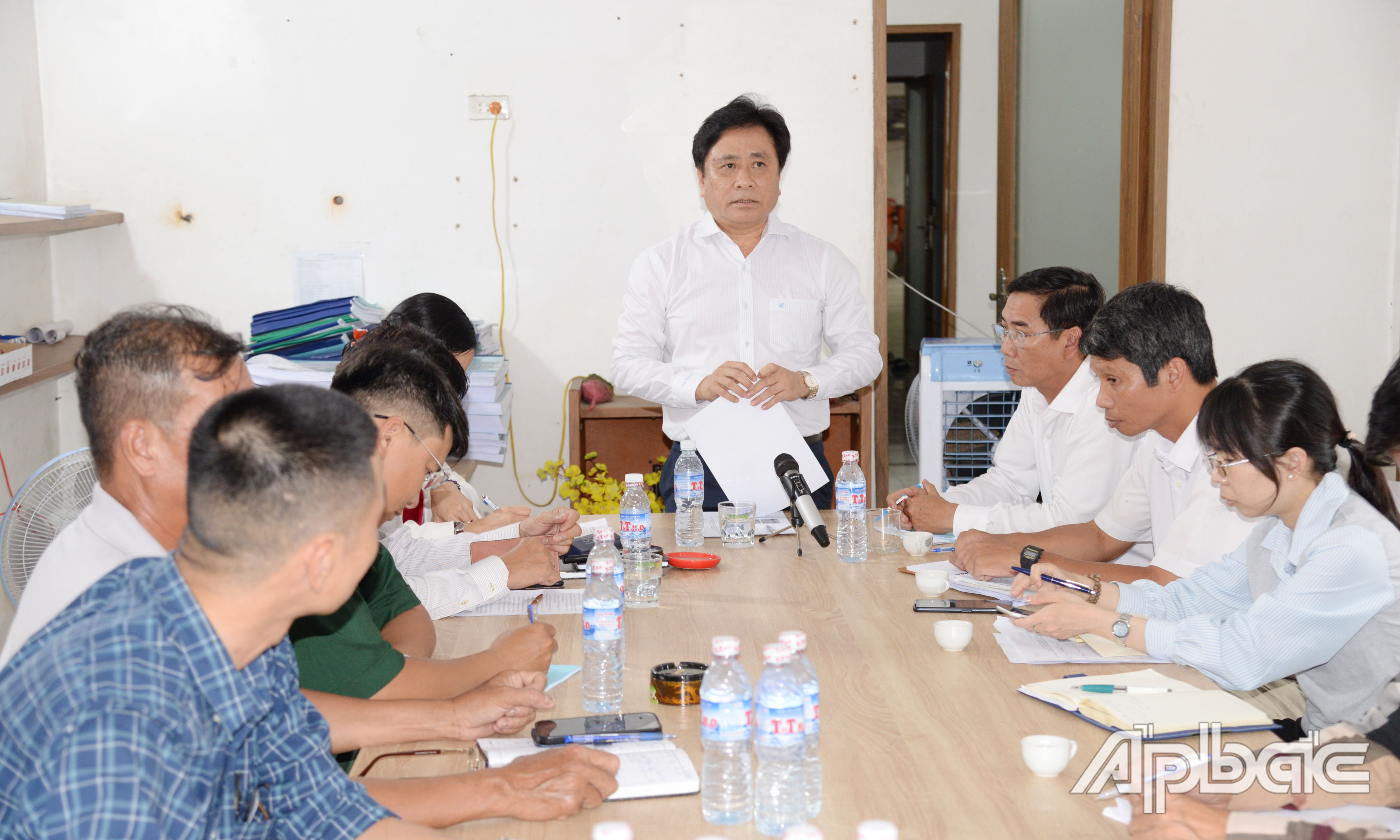 Đồng chí Trần Văn Dũng làm việc với các sở, ngành liên quan về công tác di dời hạ tầng kỹ thuật phục vụ thi công Dự án thành phần 2.