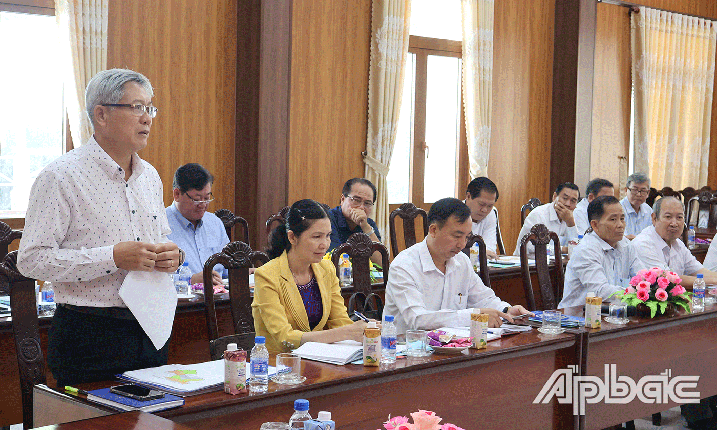 Đại biểu phát biểu ý kiến.