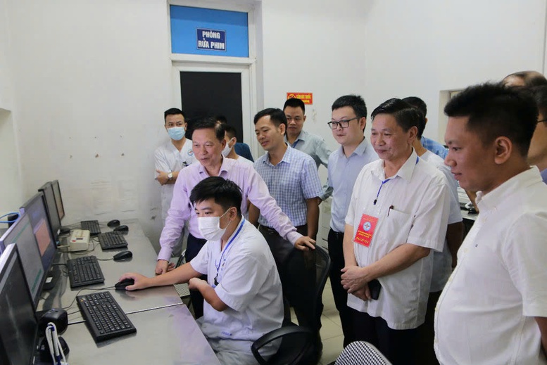 PGS Trần Quý Tường cho biết, chúng ta đã có đủ cơ sở pháp lý để triển khai EMR và EMR có giá trị pháp lý như hồ sơ bệnh án giấy.