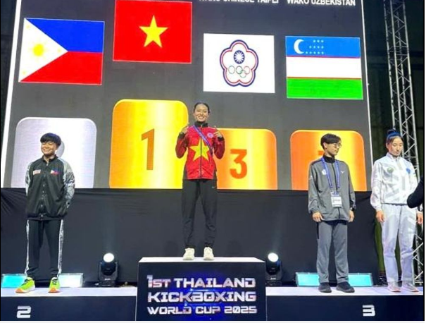 Hoàng Thị Thùy Giang giành 2 HCV tại giải vô địch kickboxing thế giới. Ảnh: ĐVCC