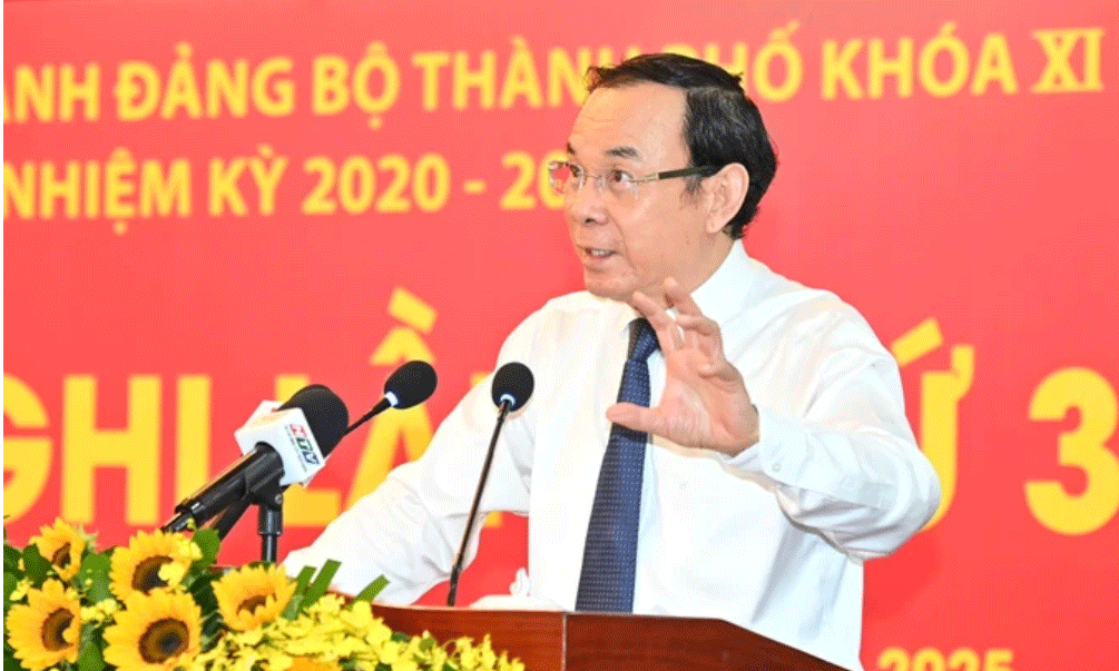 Bí thư Thành ủy TPHCM Nguyễn Văn Nên phát biểu tại hội nghị. Ảnh: VIỆT DŨNG 