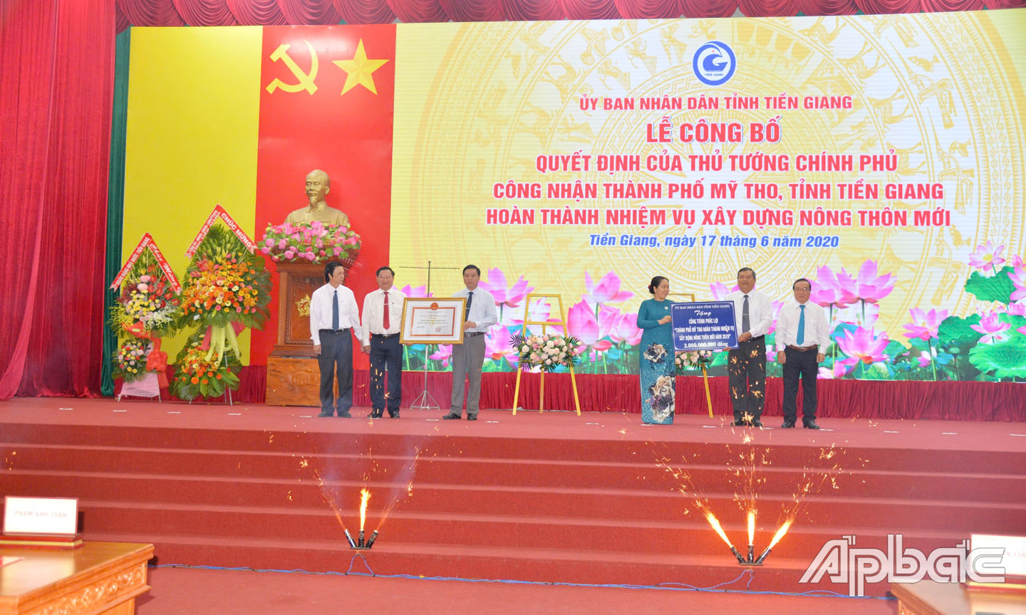 Tháng 6-2020, TP. Mỹ Tho được Thủ tướng Chính phủ ký quyết định công nhận hoàn thành nhiệm vụ xây dựng nông thôn mới. Ảnh: HẠNH NGA