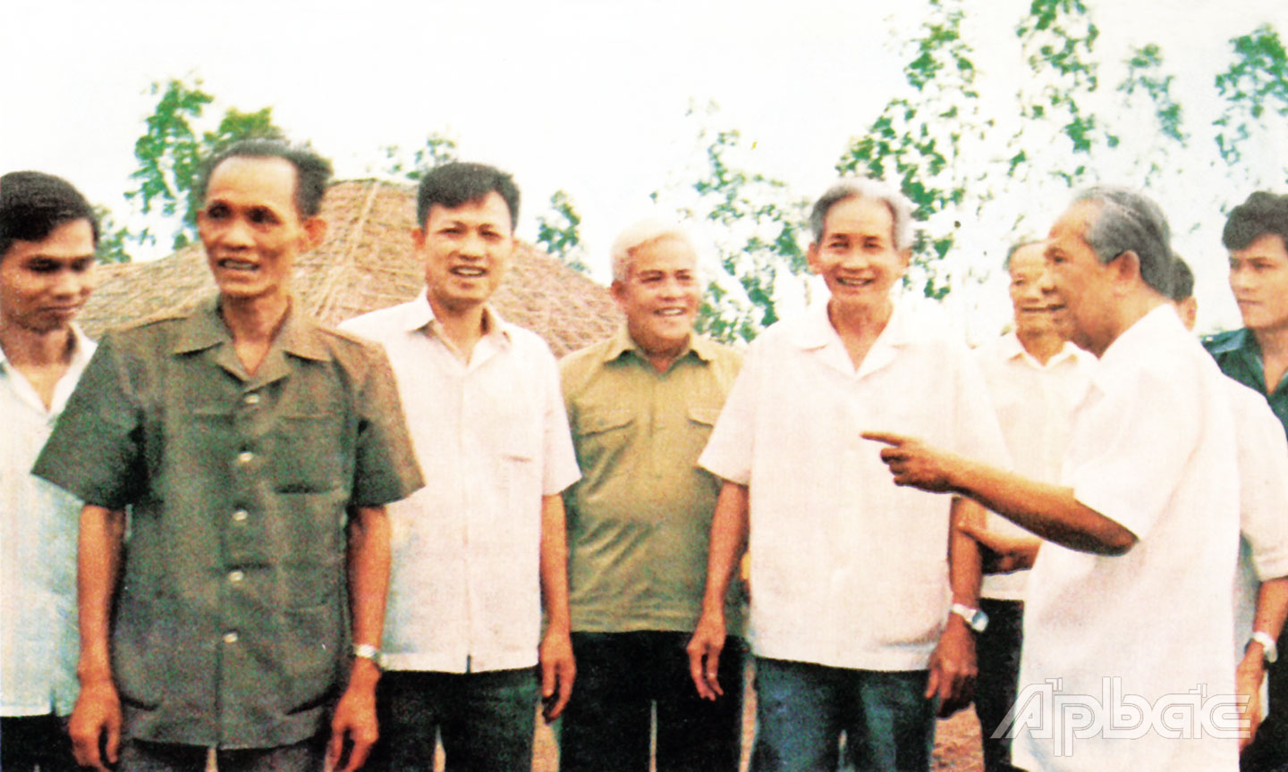 Ngay những năm đầu sau ngày giải phóng miền Nam, Đảng bộ huyện Cai Lậy vinh dự được đón tiếp Tổng Bí thư Lê Duẩn vào thăm và chỉ đạo định hướng xây dựng huyện Cai Lậy trở thành vùng lúa năng suất cao, làm nền tảng cho phát triển toàn diện kinh tế - xã hội.
