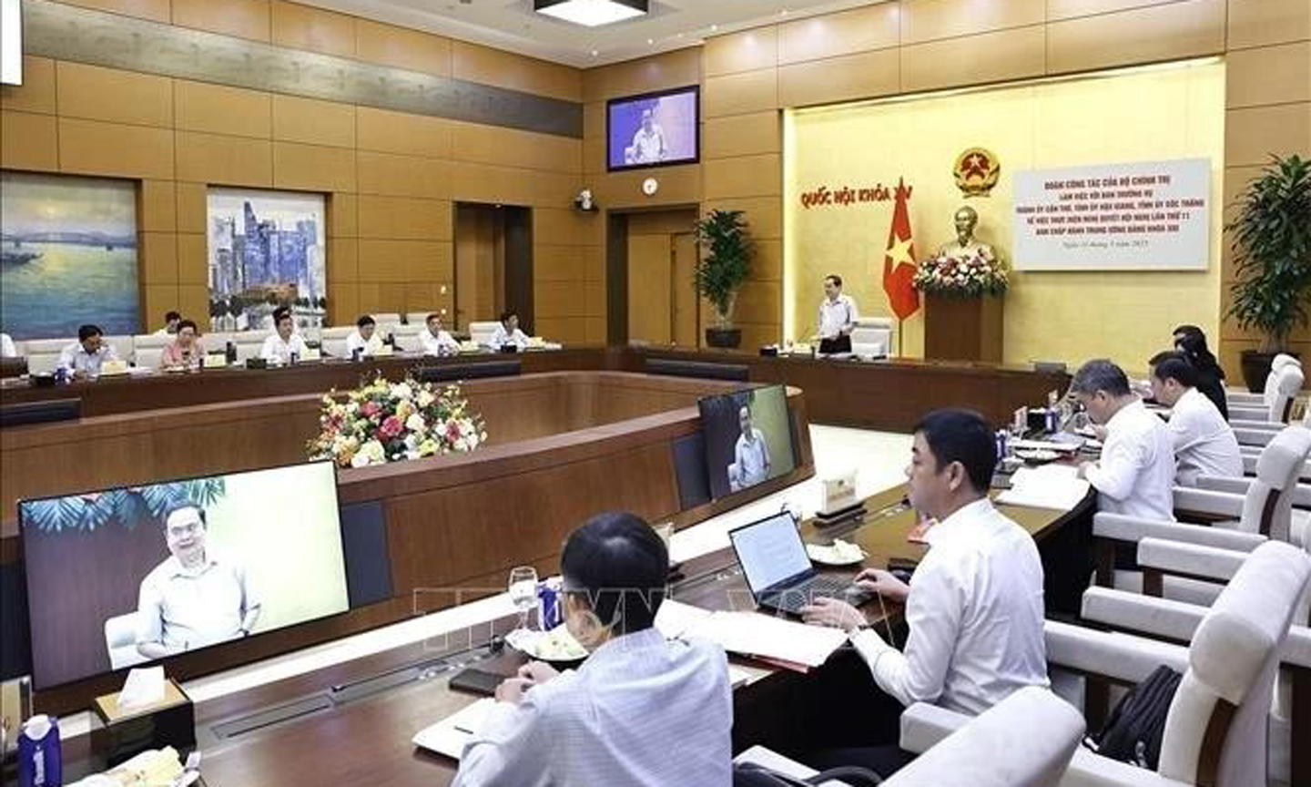National Assembly Chairman Tran Thanh Man speaks at the working session. (Photo: VNA).