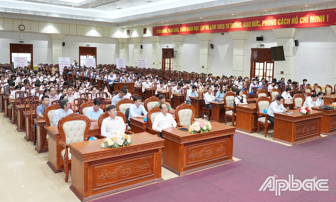 Quang cảnh mít tinh.