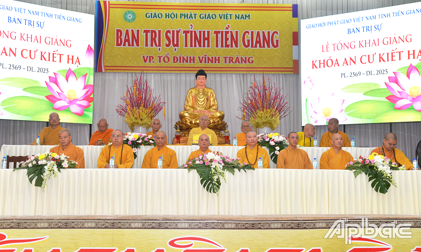 Chức sắc Phật giáo tham dự Lễ khai giảng