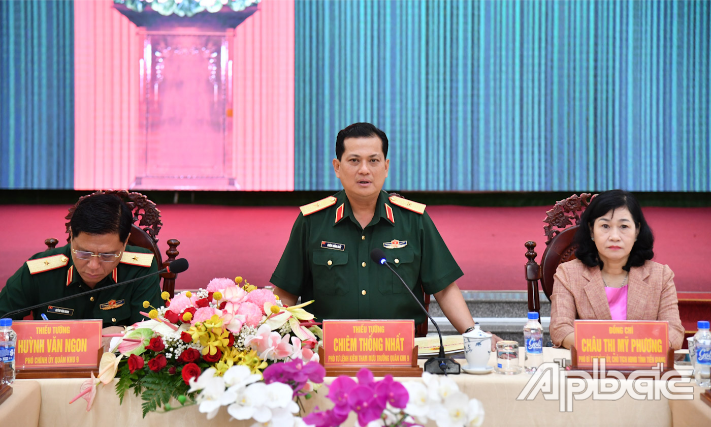 Thiếu tướng Chiêm Thống Nhất, Ủy viên Ban Thường vụ Đảng ủy, Phó Tư lệnh kiêm Tham mưu trưởng Quân khu 9 quán triệt mục đích, yêu cầu và nội dung của hội nghị.
